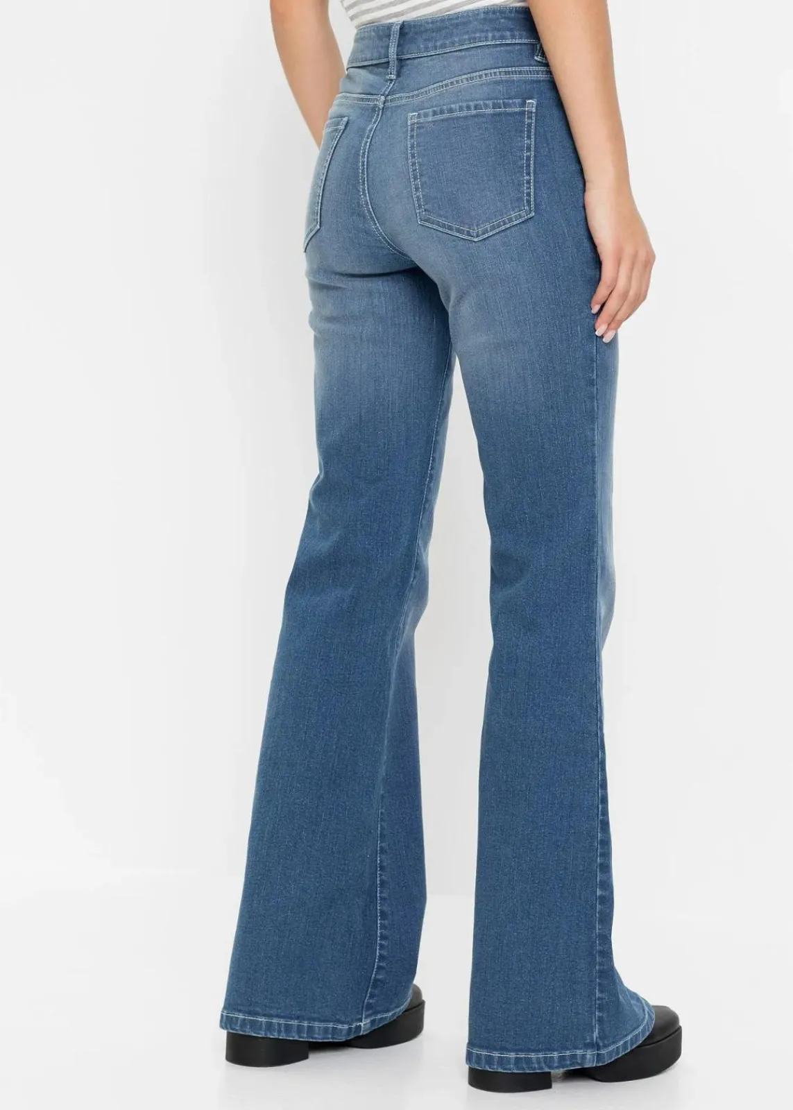 bonprix Kurzgrößen|Bekleidung·Shirts & Tops^Bootcut Jeans Mid Waist, Bio-Baumwolle blau denim