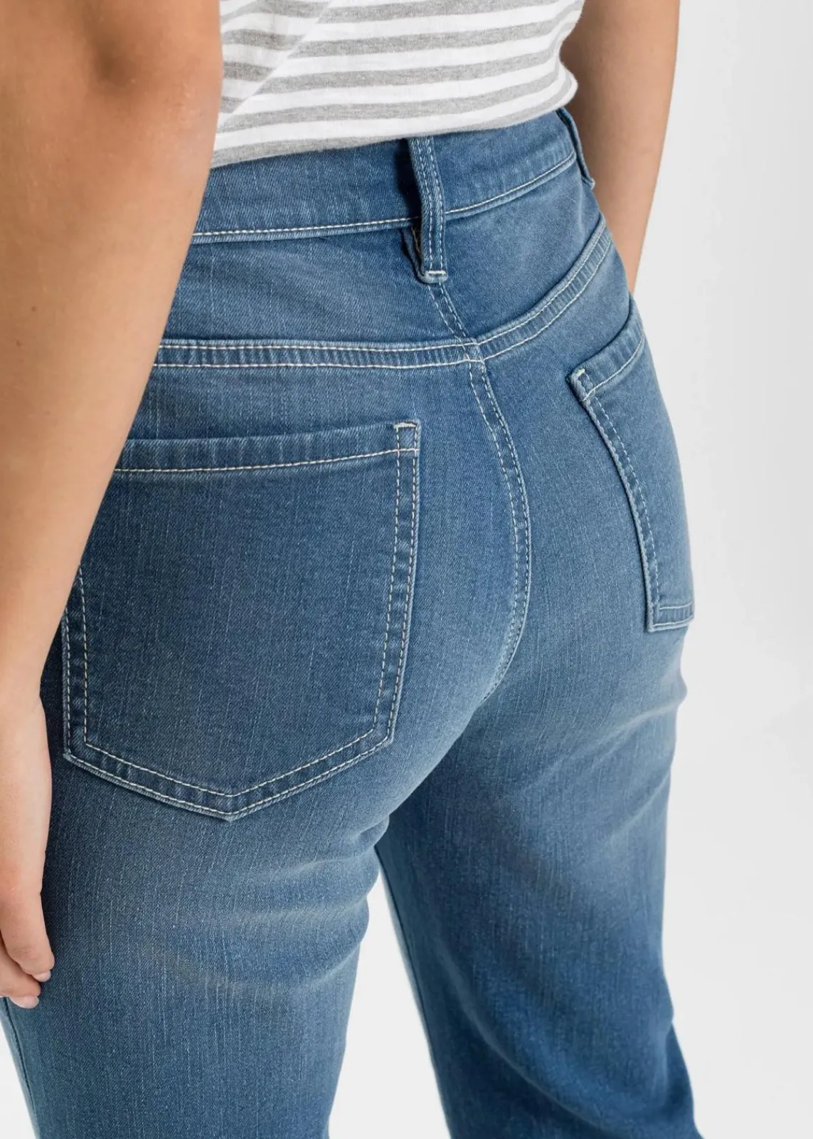 bonprix Kurzgrößen|Bekleidung·Shirts & Tops^Bootcut Jeans Mid Waist, Bio-Baumwolle blau denim