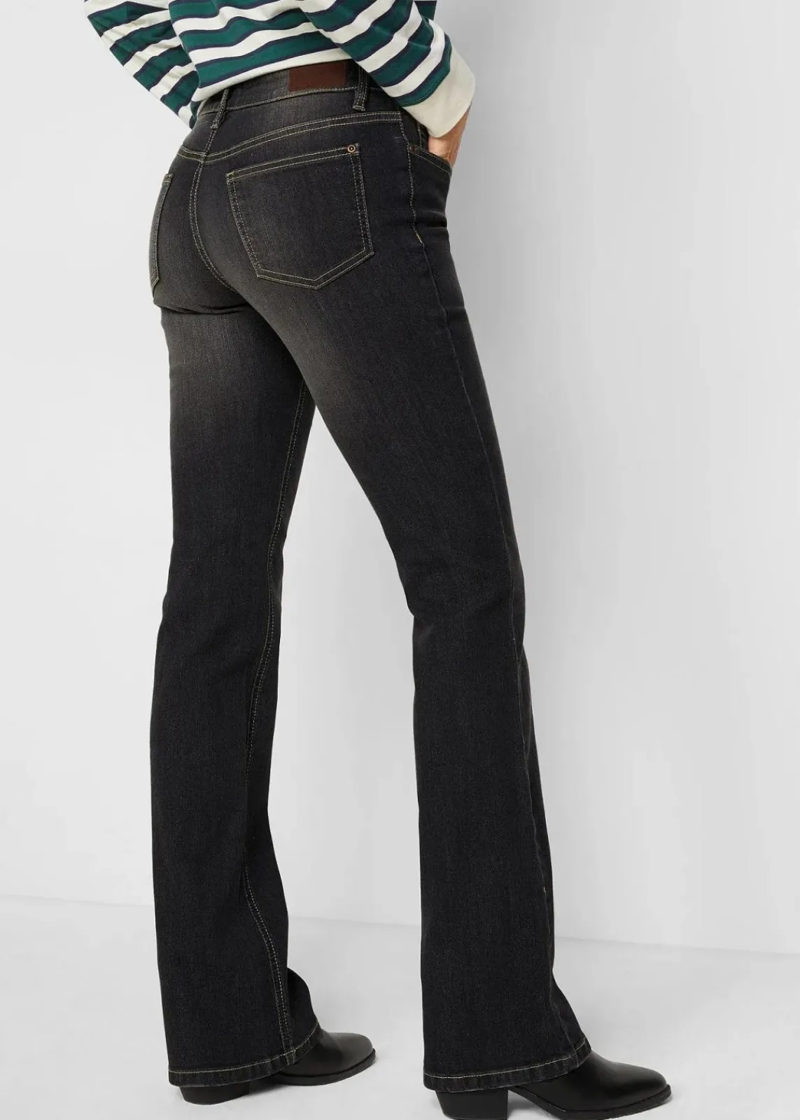 bonprix Jeans|Bekleidung·Shirts & Tops^Bootcut Jeans Mid Waist, Komfort-Stretch schwarz denim used