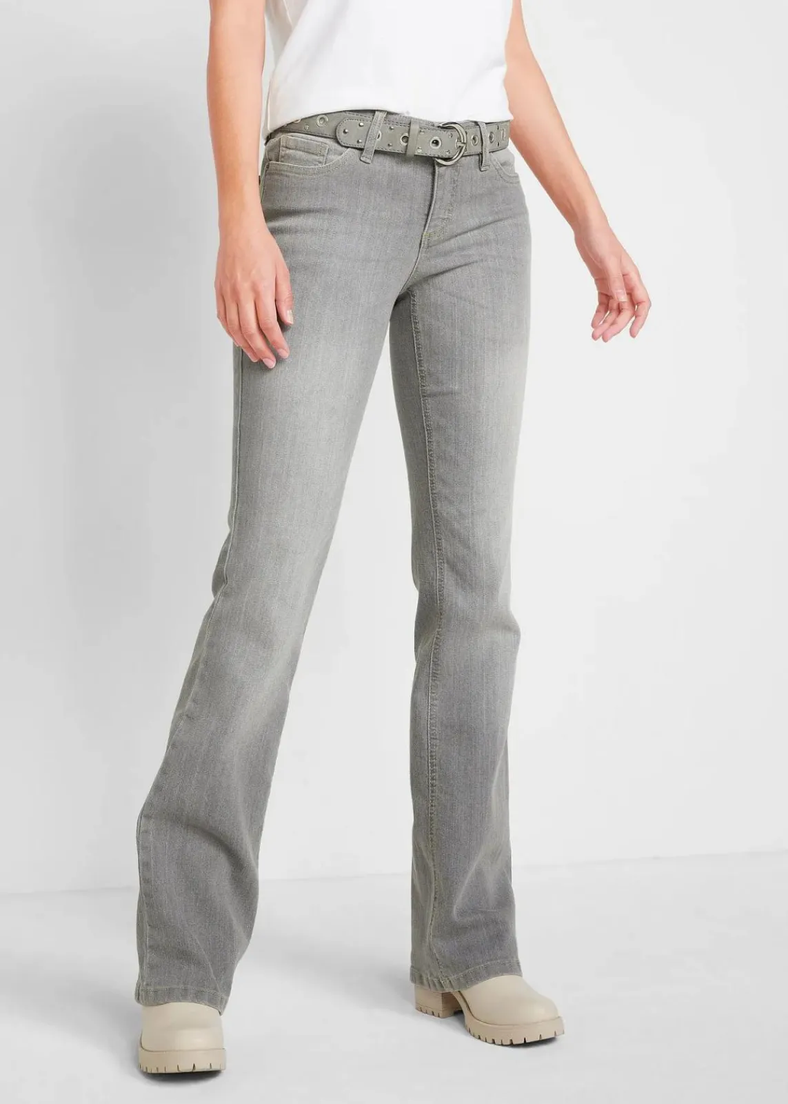 bonprix Jeans|Bekleidung·Shirts & Tops^Bootcut Jeans Mid Waist, Komfort-Stretch hellgrau used