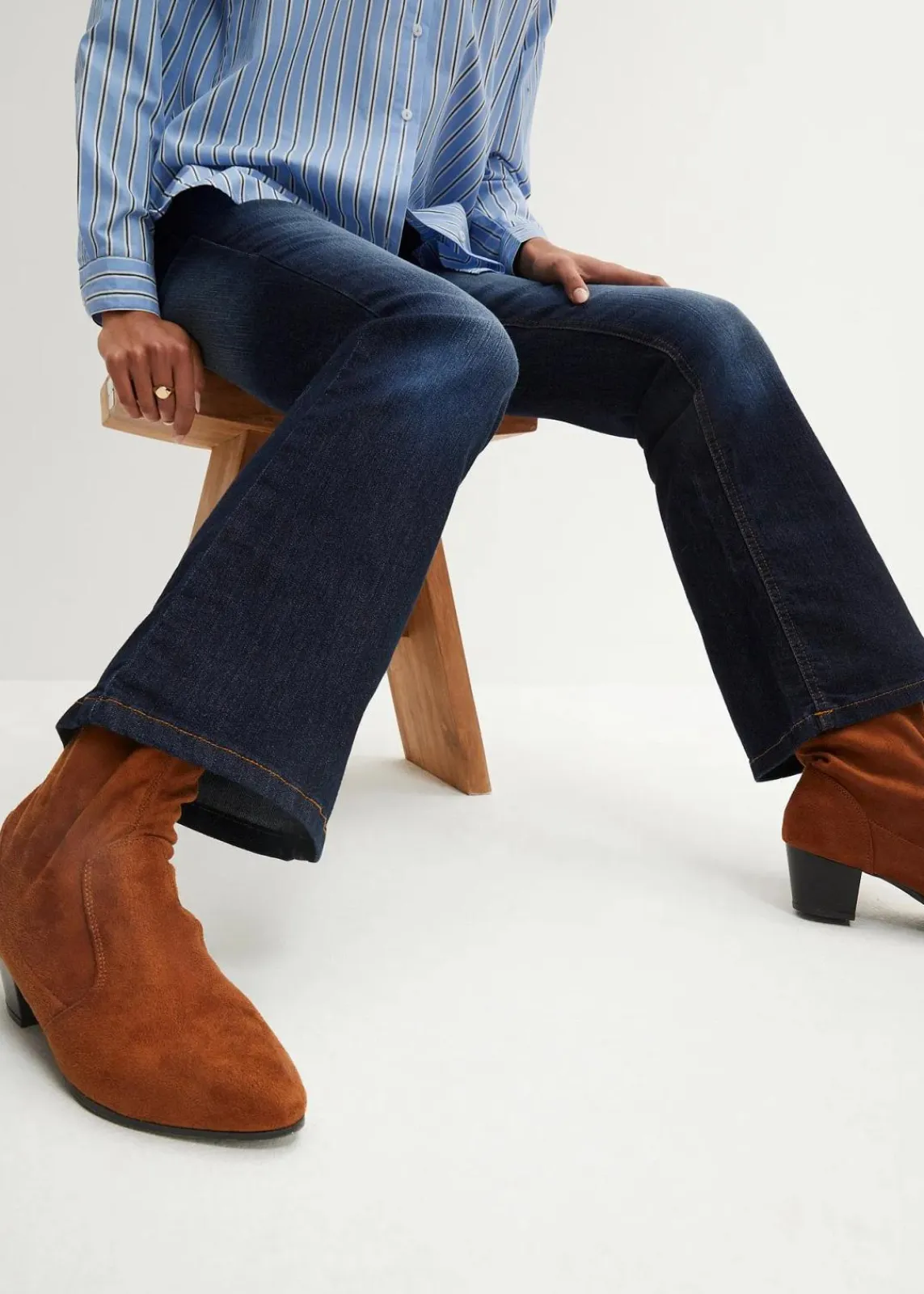 bonprix Jeans|Kurzgrößen^Bootcut Jeans Mid Waist, Stretch dunkelblau used