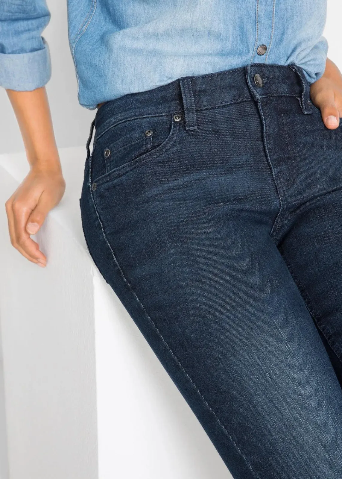 bonprix Kurzgrößen|Bekleidung·Shirts & Tops^Bootcut Jeans Mid Waist, Stretch dunkelblau used