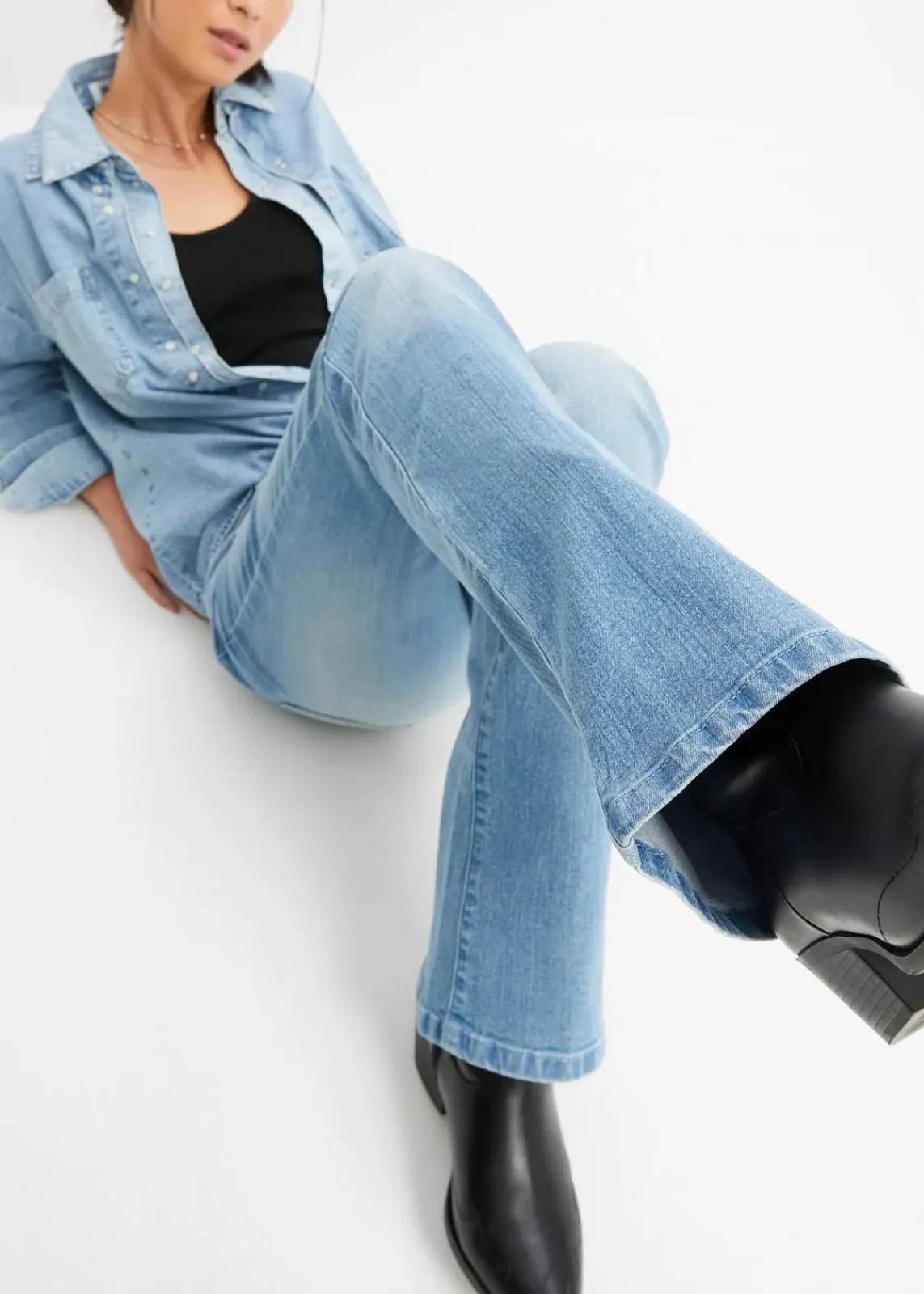 bonprix Bekleidung·Shirts & Tops|Jeans^Bootcut-Jeans hellblau denim