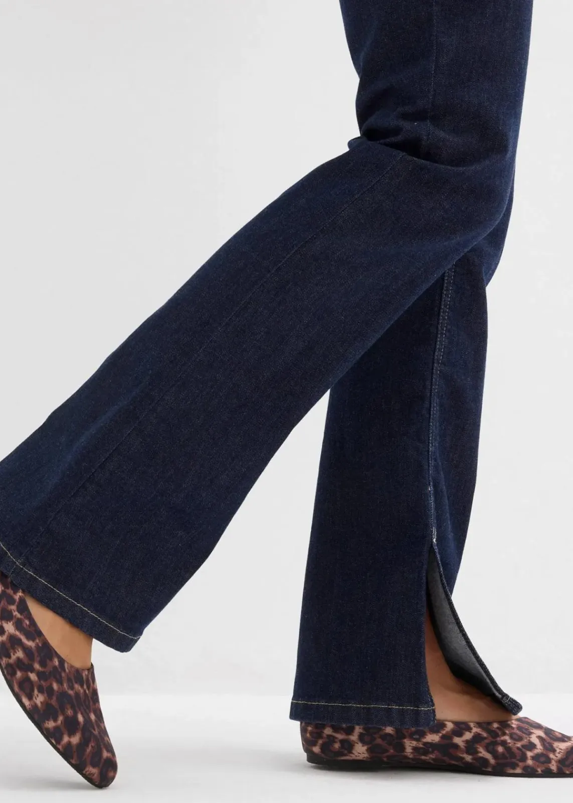 bonprix Jeans|Bekleidung·Shirts & Tops^Bootcut-Jeans High Waist tiefblau denim ungewaschen