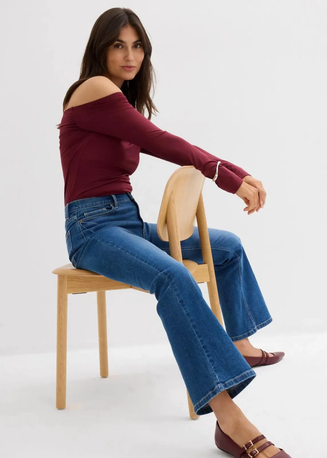 bonprix Bekleidung·Shirts & Tops|Jeans^Bootcut-Jeans Mid Waist mittelblau denim used
