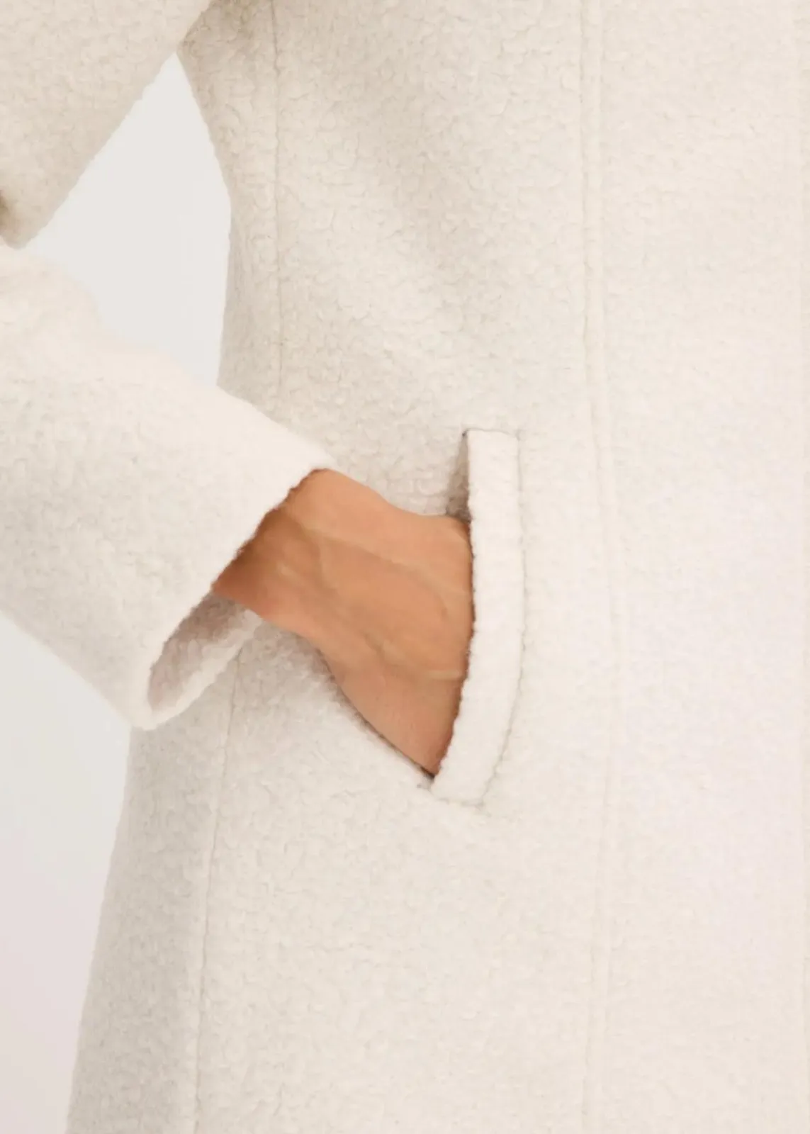 bonprix Bekleidung·Hosen^Bouclé-Kurzmantel wollweiß