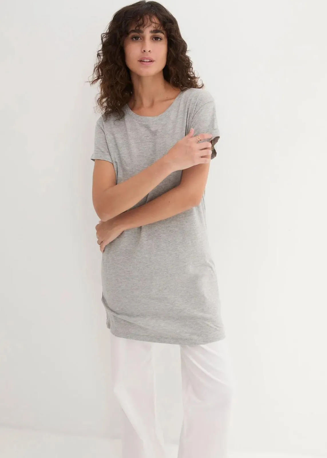 bonprix Shirts & Tops|Basics^Boxy-Longshirt mit kurzen Ärmeln hellgrau meliert