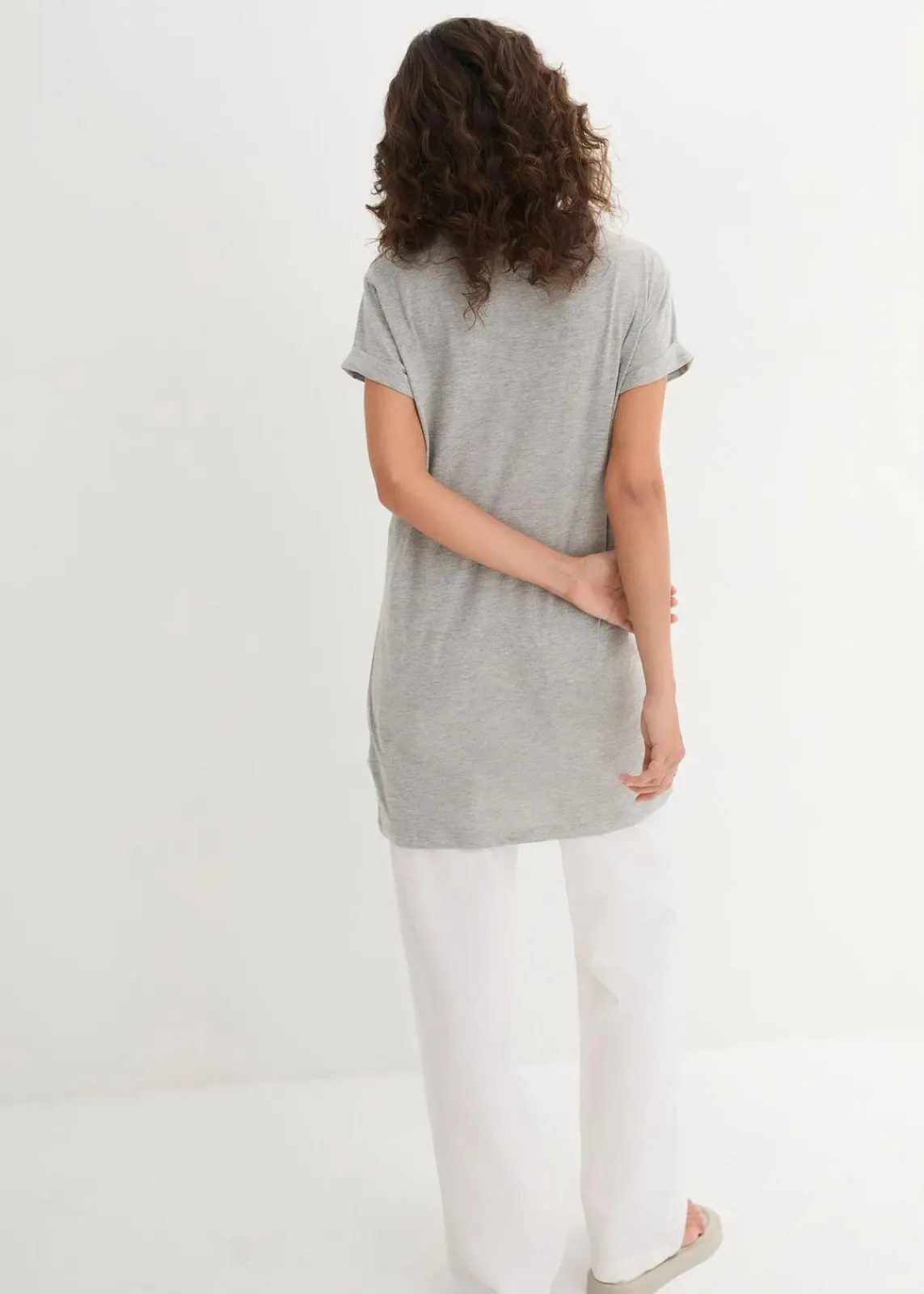 bonprix Shirts & Tops|Basics^Boxy-Longshirt mit kurzen Ärmeln hellgrau meliert