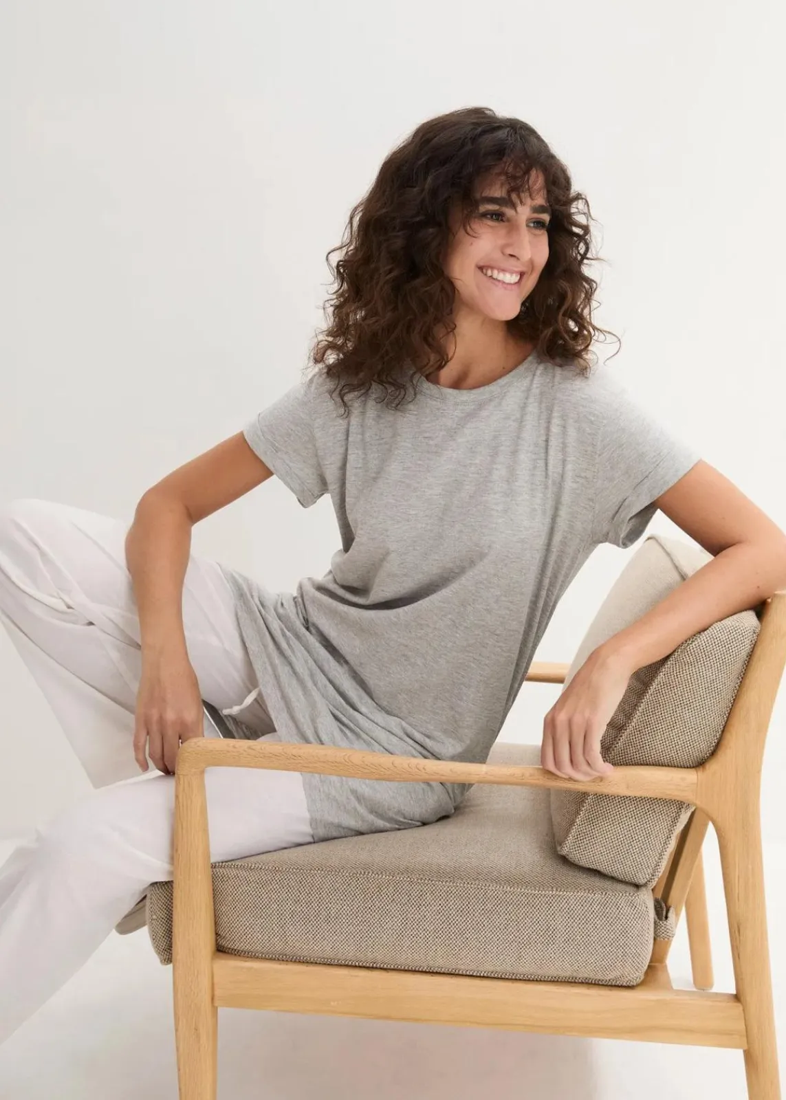 bonprix Shirts & Tops|Basics^Boxy-Longshirt mit kurzen Ärmeln hellgrau meliert