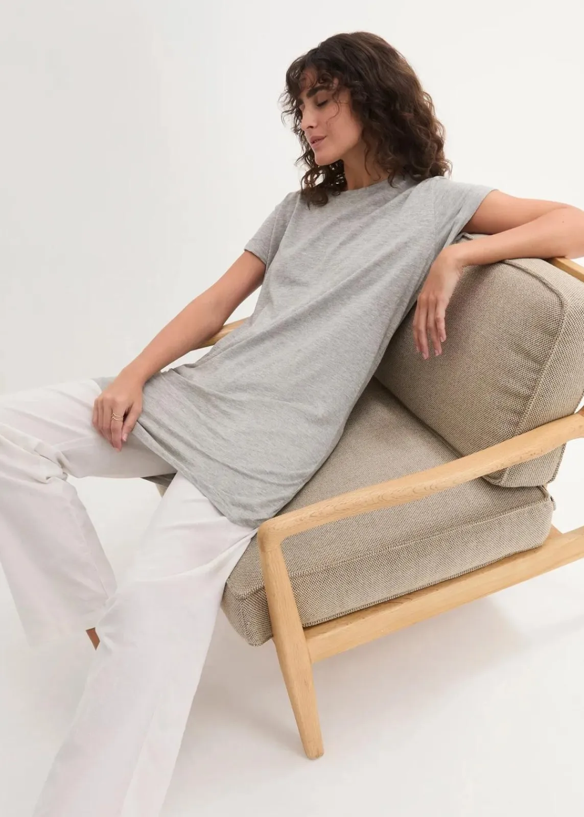 bonprix Shirts & Tops|Basics^Boxy-Longshirt mit kurzen Ärmeln hellgrau meliert