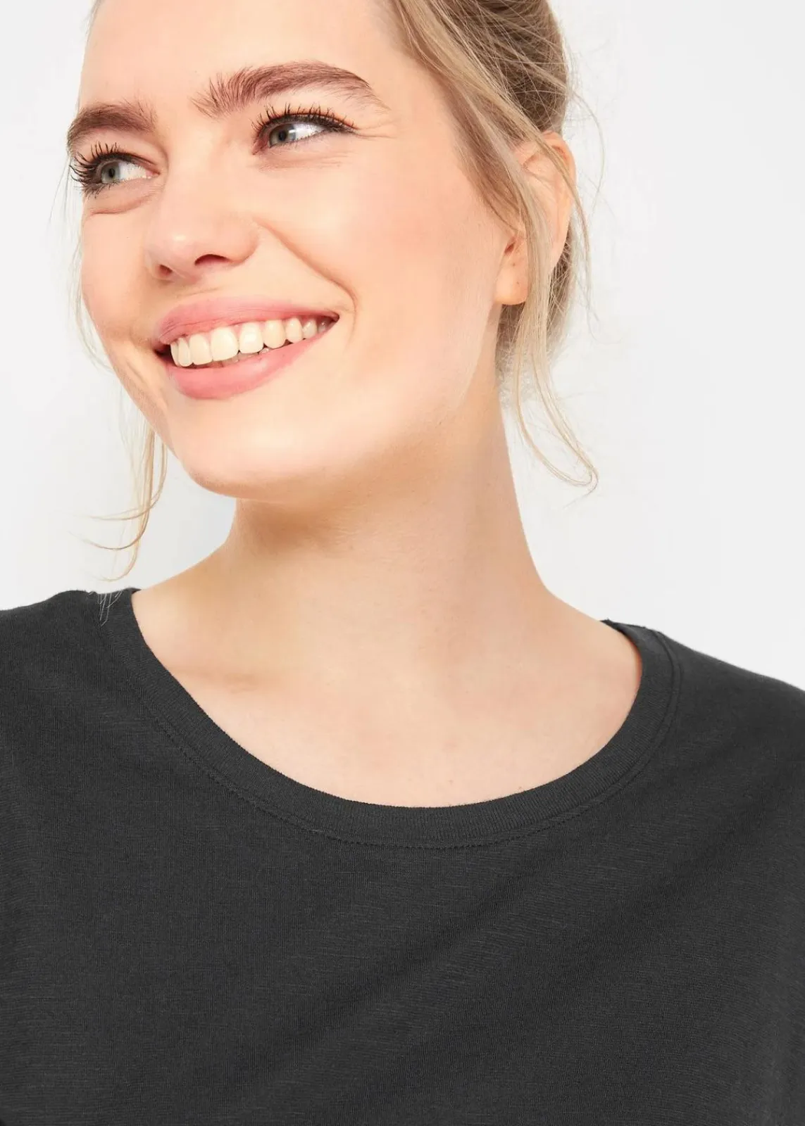 bonprix Bekleidung·Röcke|Nachhaltigere Materialien^Boxy-Shirt schwarz
