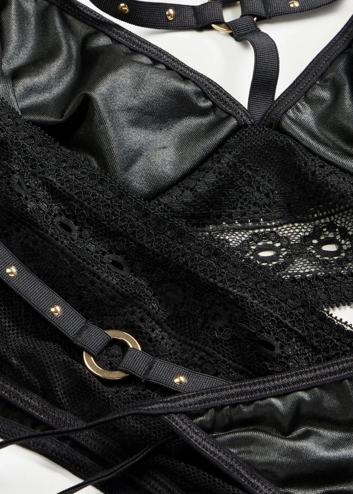 bonprix Wäsche·Erotikwäsche|Erotikwäsche^Bralette+String+Strapshalter mit Wetlook (3-tlg.Set) schwarz