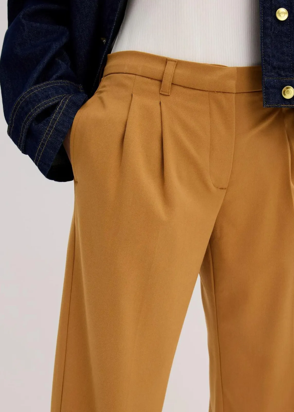 bonprix Bekleidung·Kleider|Hosen^Bundfaltenhose haselnuss