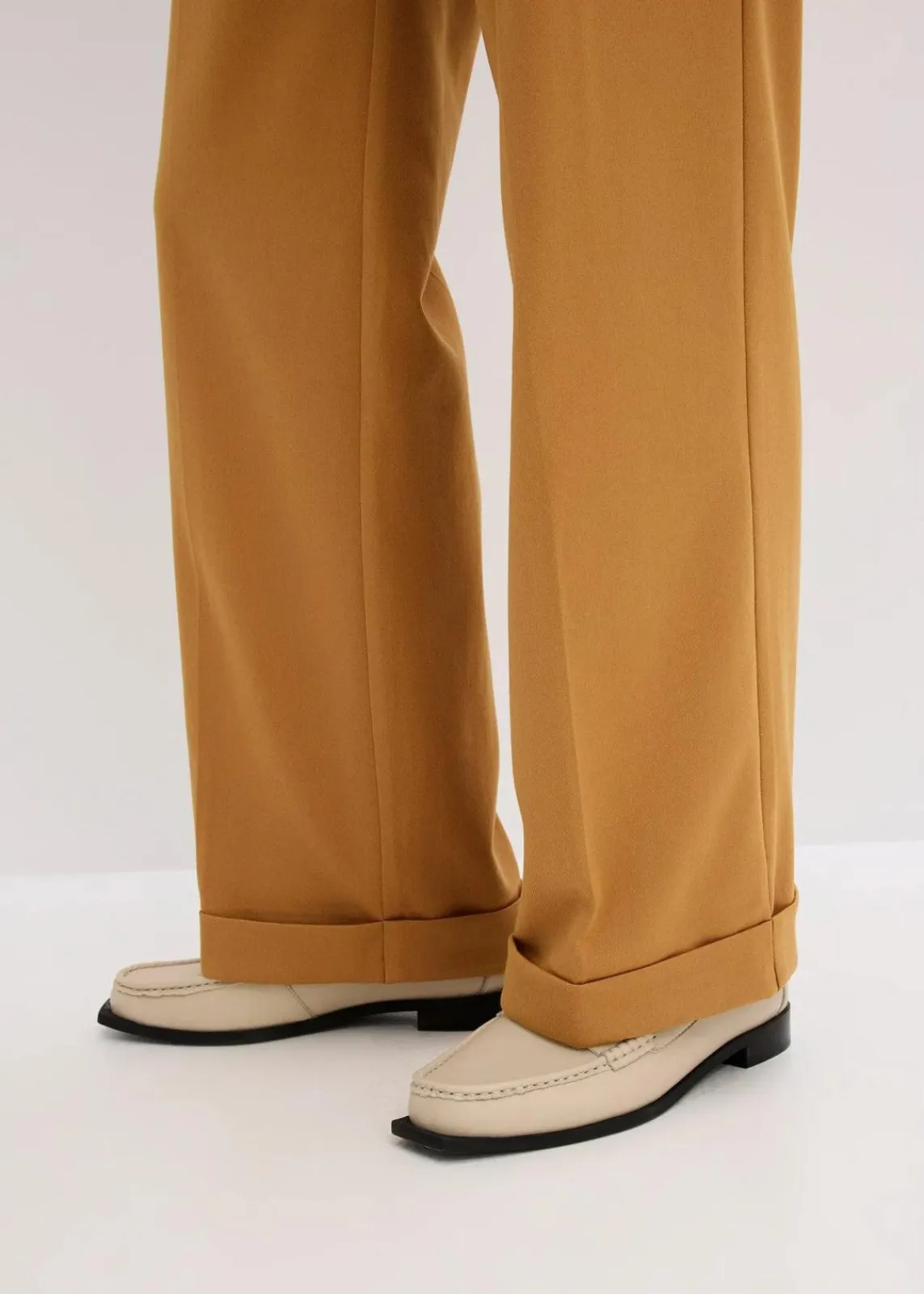 bonprix Bekleidung·Kleider|Hosen^Bundfaltenhose haselnuss