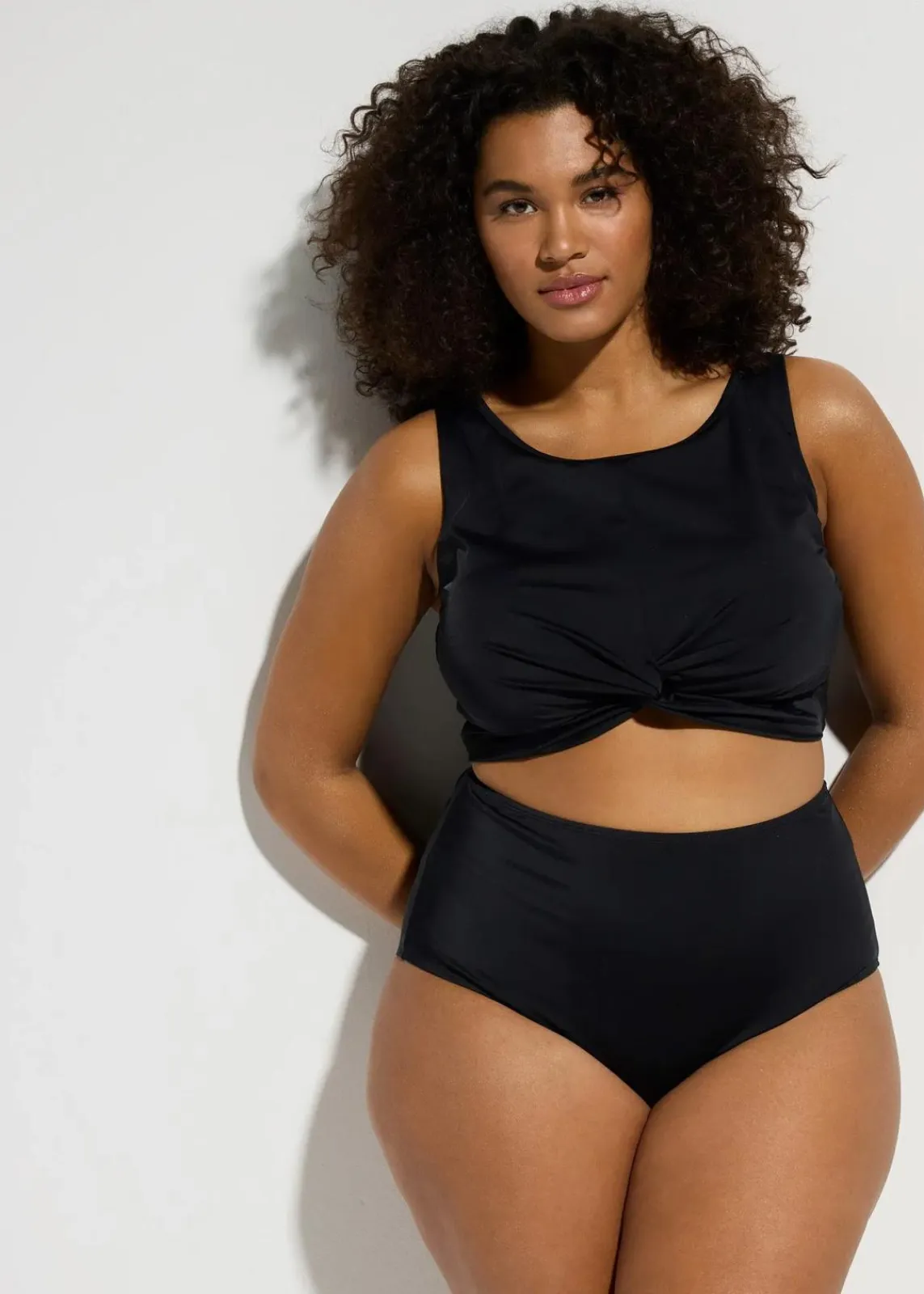 bonprix Nachhaltigere Materialien|Bademode·Bikinis^Bustier-Bikini in Wickeloptik (2-tlg.Set) schwarz