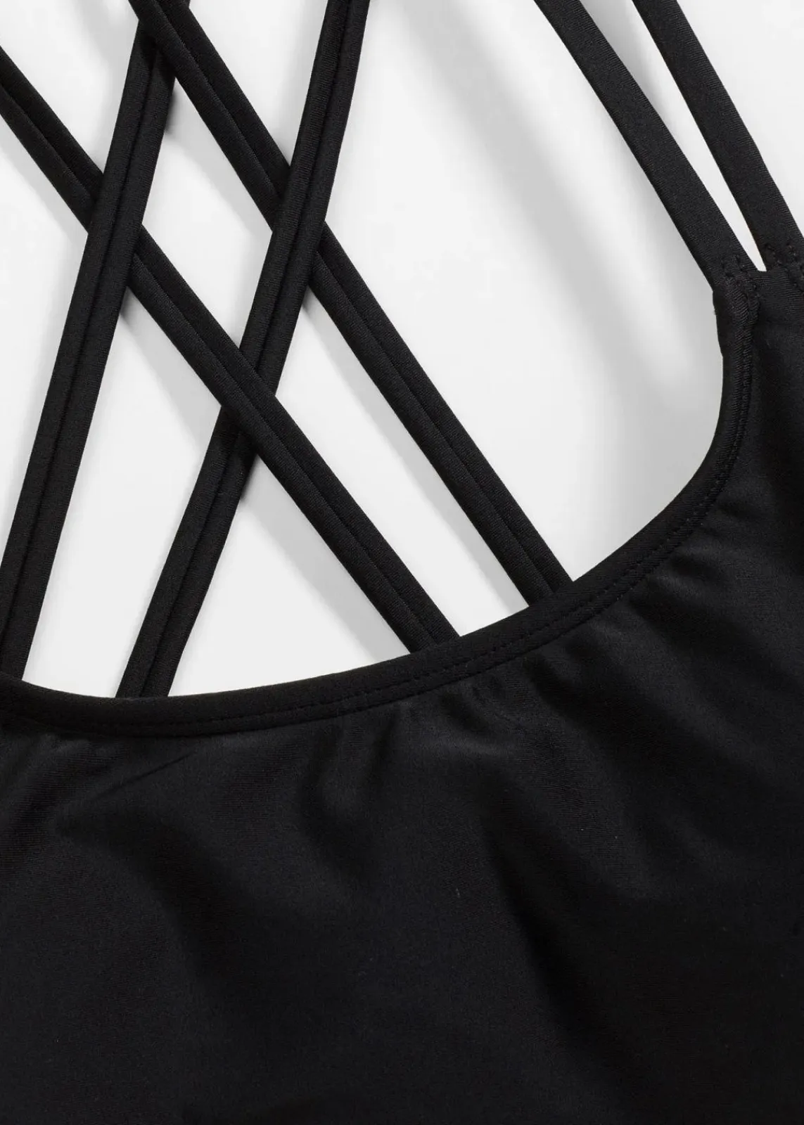 bonprix Nachhaltigere Materialien|Sport Bademode^Bustier-Bikinioberteil mit gekreuzten Trägern schwarz