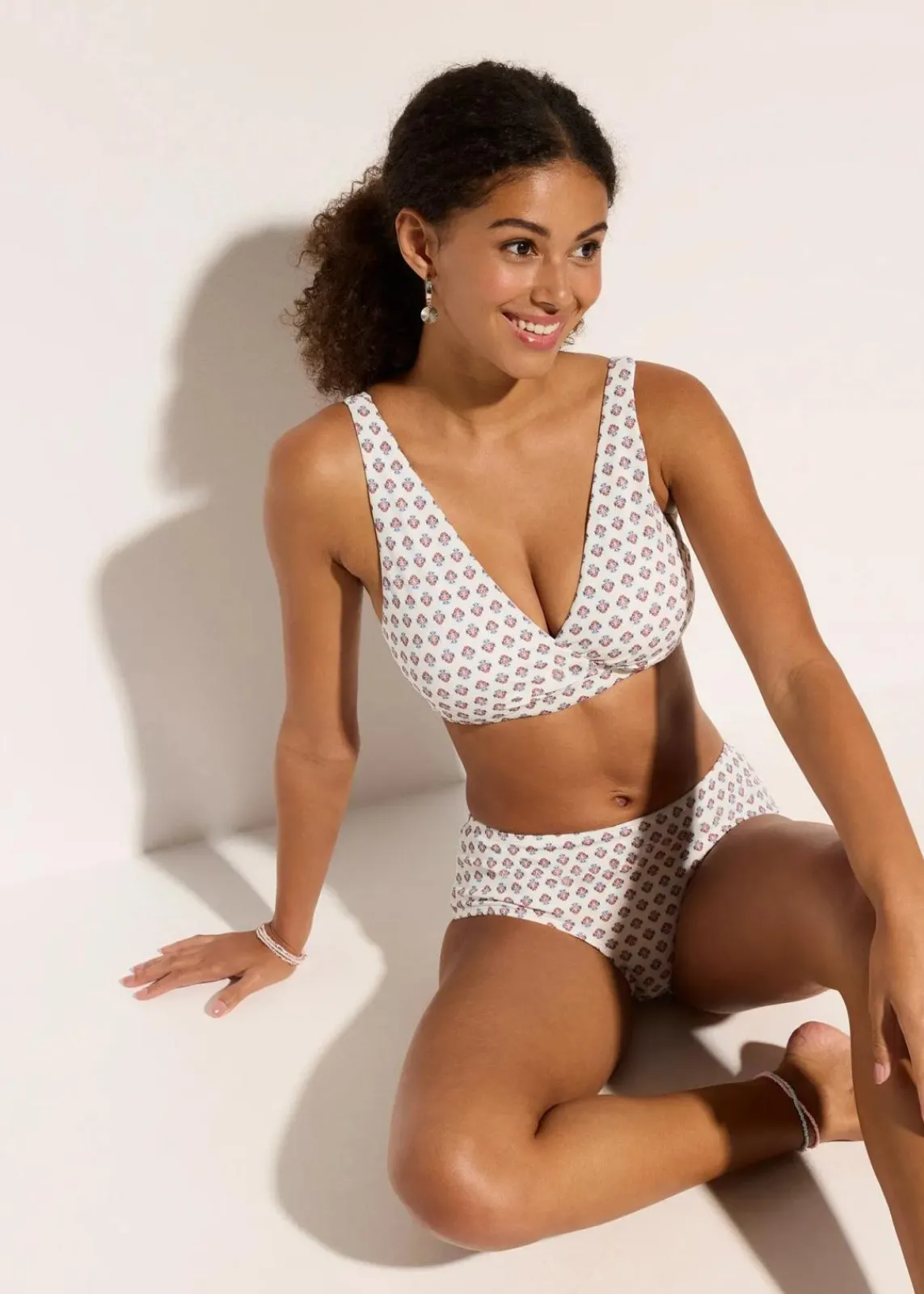 bonprix Mix & Match|Bikinis^Bustier-Bikinioberteil mit V-Ausschnitt wollweiß/blau bedruckt