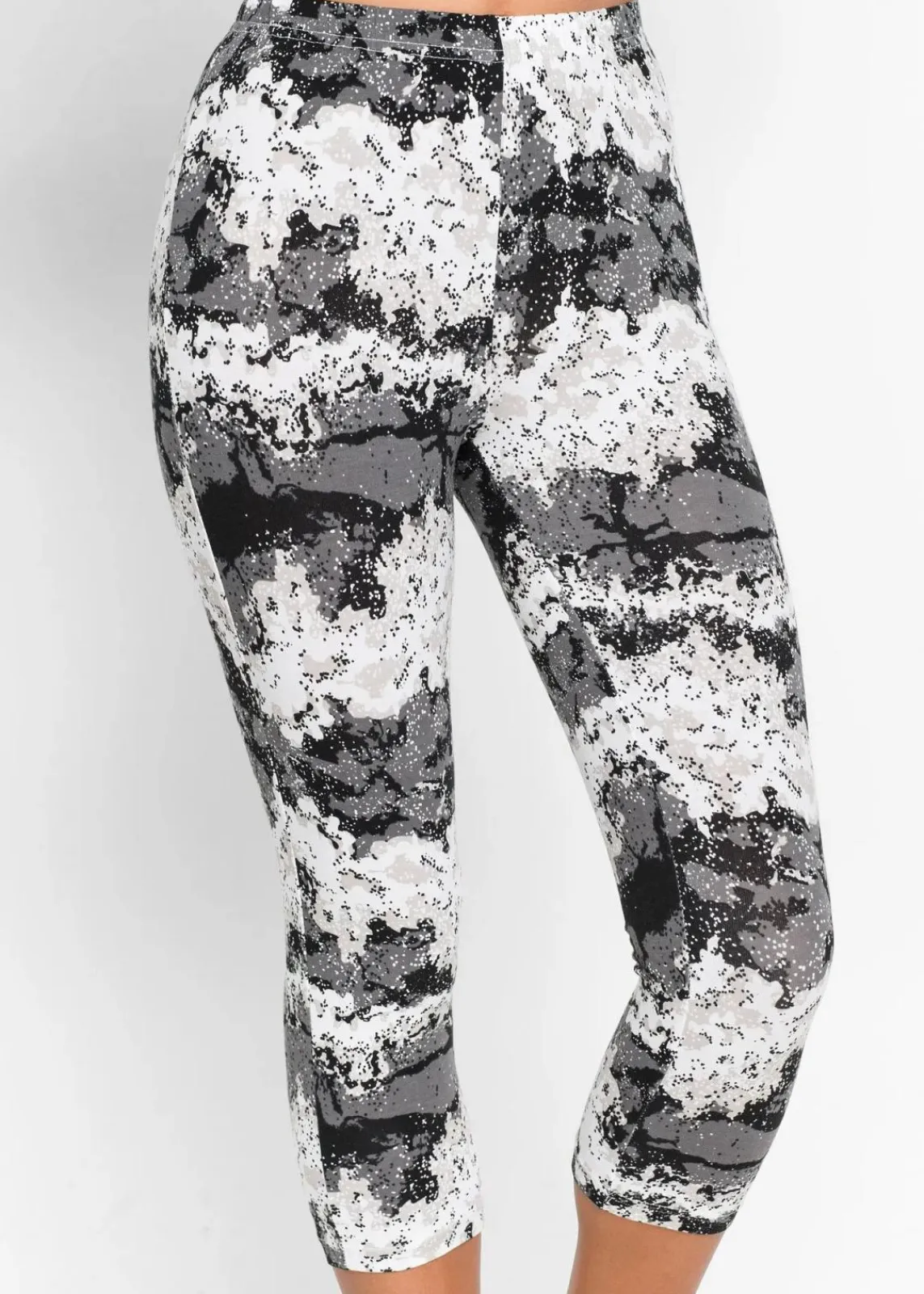 bonprix Wäsche·Nachtwäsche|Nachtwäsche^Capri Pyjama mit kurzen Ärmeln schwarz bedruckt