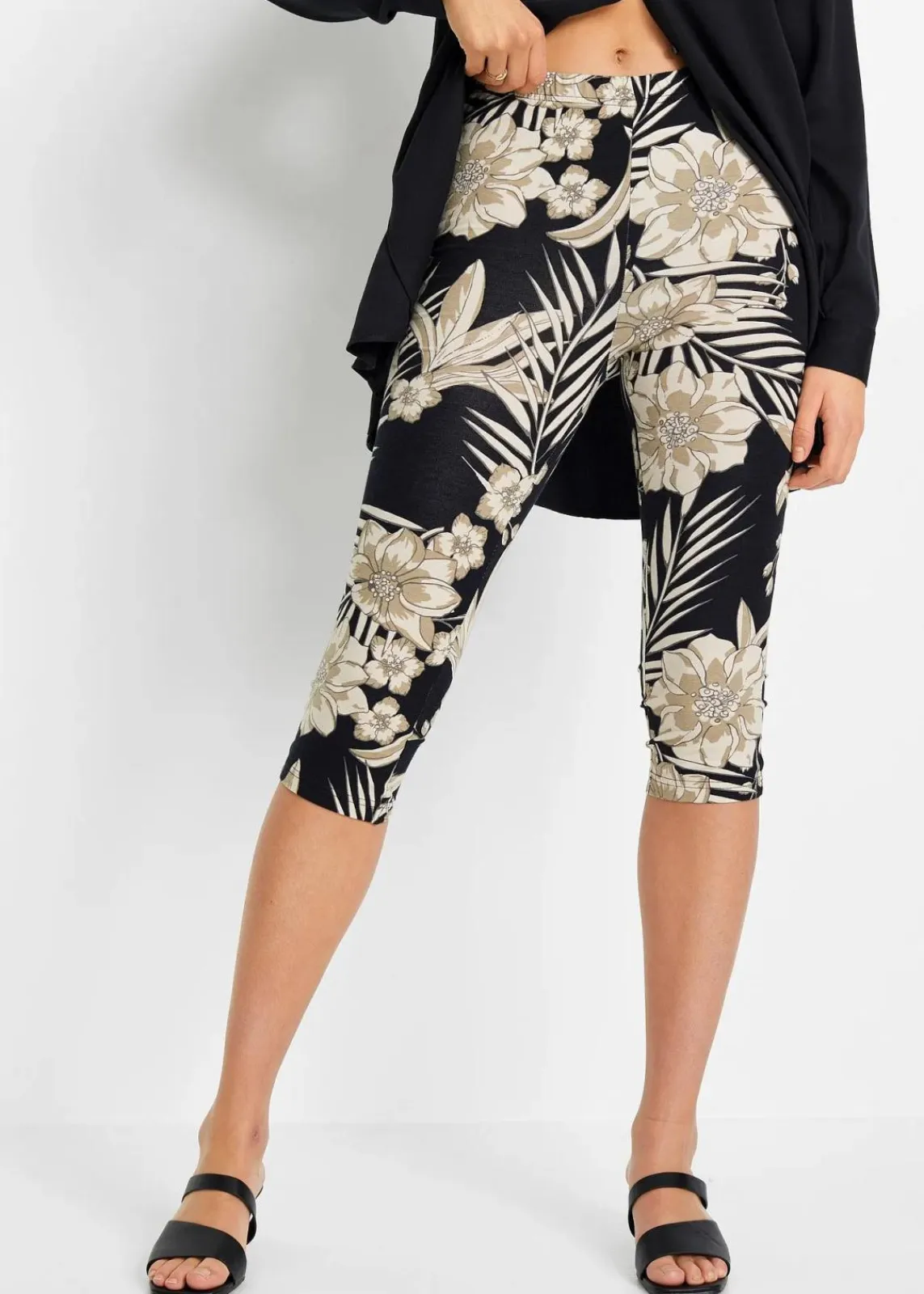 bonprix Hosen^Capri-Hose schwarz/beige floral
