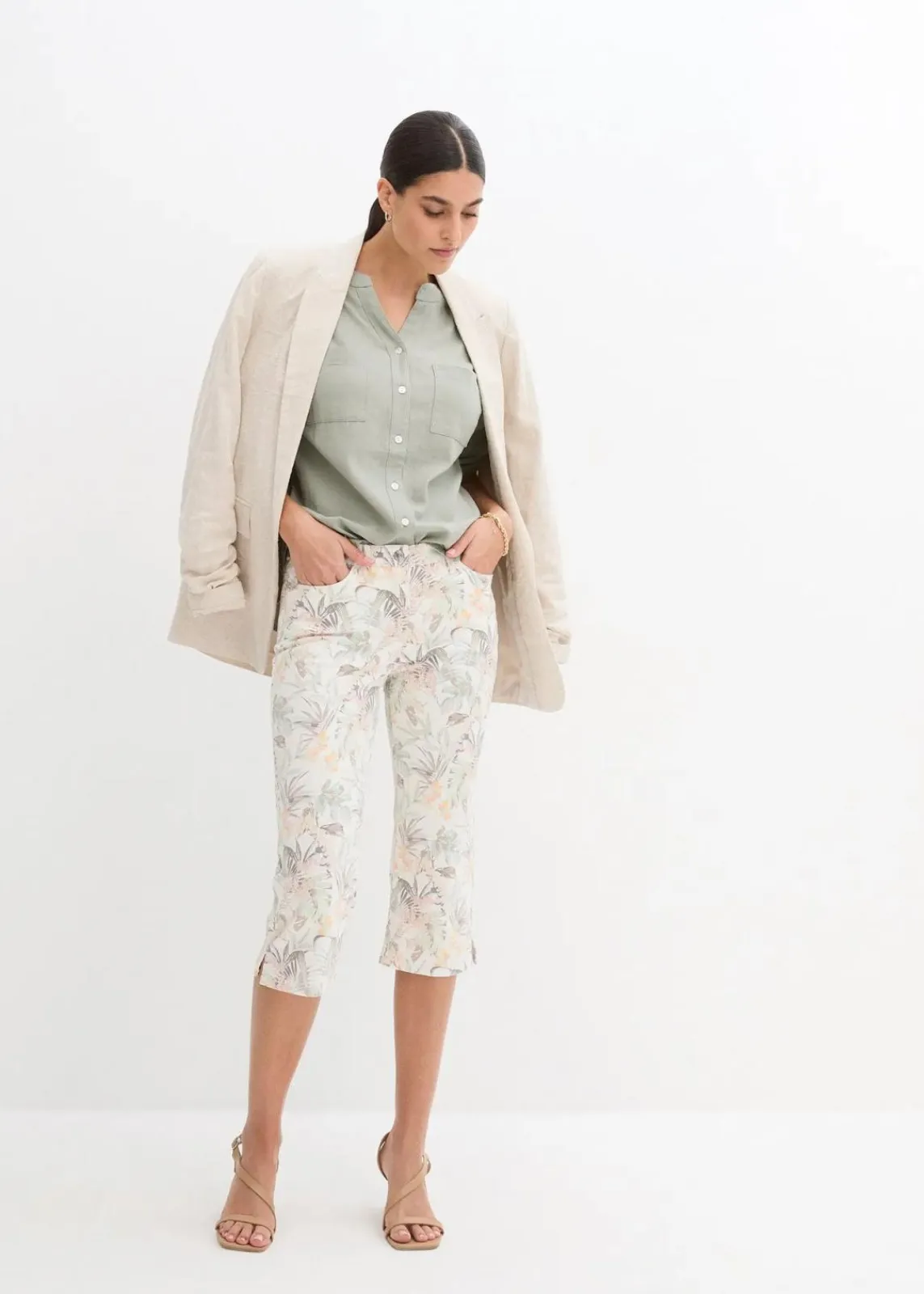 bonprix Bekleidung·Kleider|Hosen^Capri-Hose weiß/oliv bedruckt