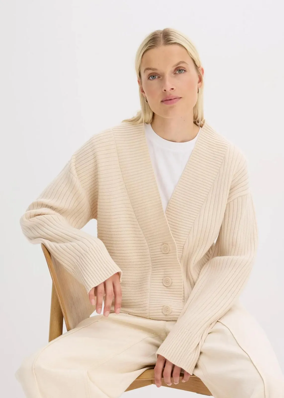 bonprix Pullover & Strickjacken|Strickmode^Cardigan mit Rippstrickmuster kieselbeige meliert