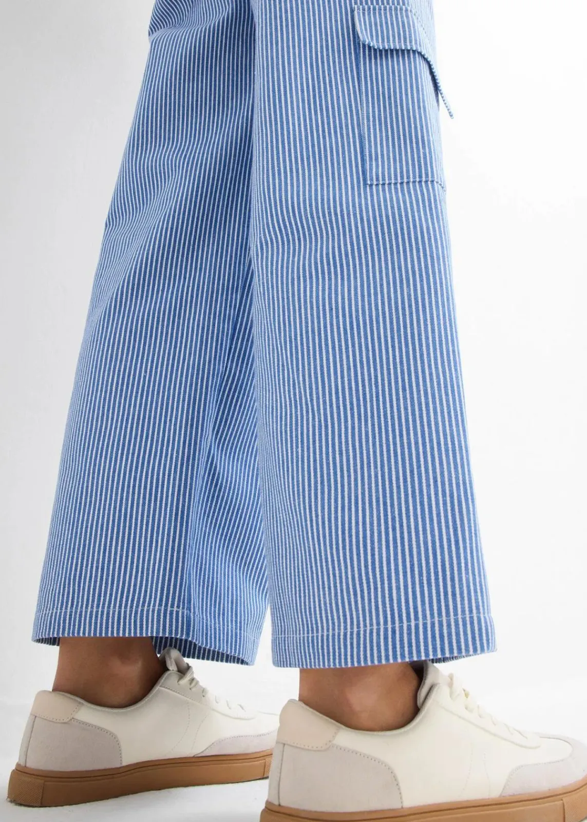 bonprix Hosen^Cargohose mit Bequembund blau/weiß gestreift