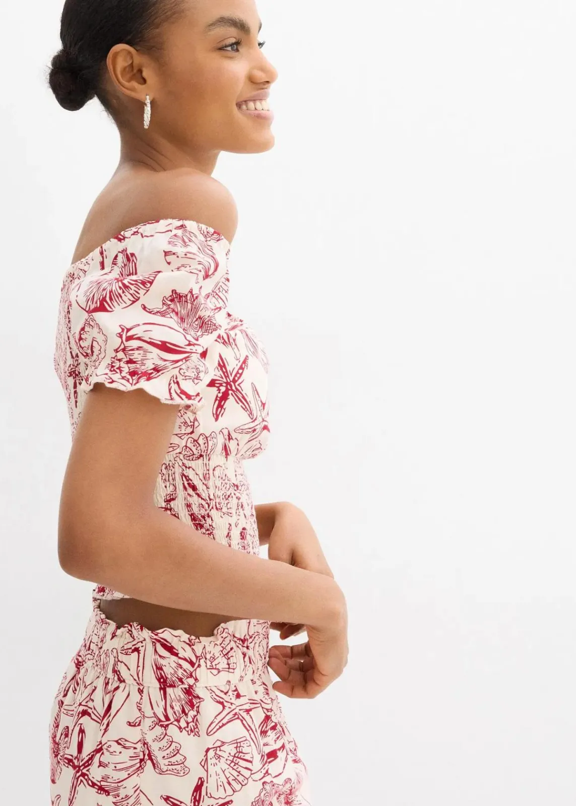 bonprix Blusen & Tuniken^Carmenbluse aus reiner Baumwolle cremeweiß/chillirot bedruckt