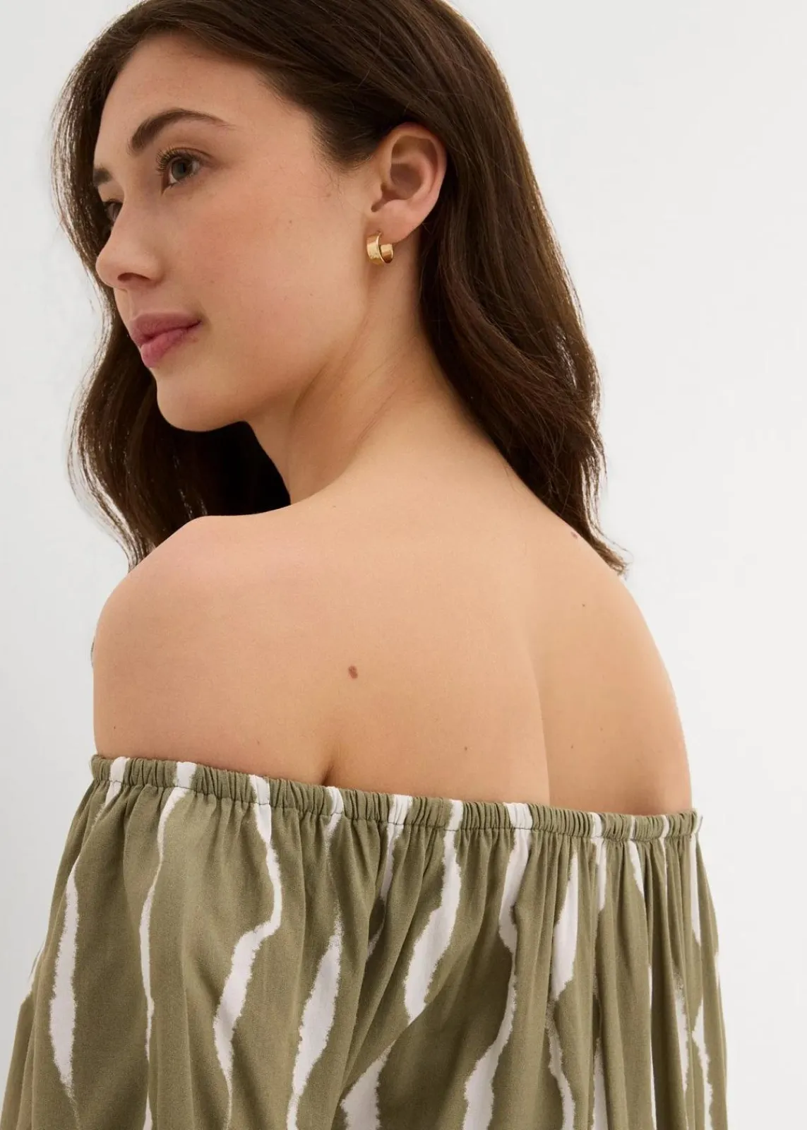 bonprix Bekleidung·Pullover & Strickjacken|Kleider^Carmen-Kleid aus fließender Viskose schlammgrün/weiß bedruckt