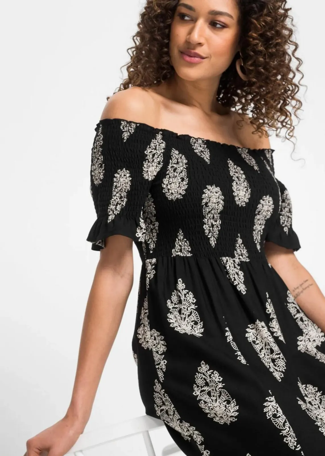 bonprix Bekleidung·Pullover & Strickjacken|Kleider^Carmen-Kleid aus fließender Viskose schwarz/beige graphisch bedruckt