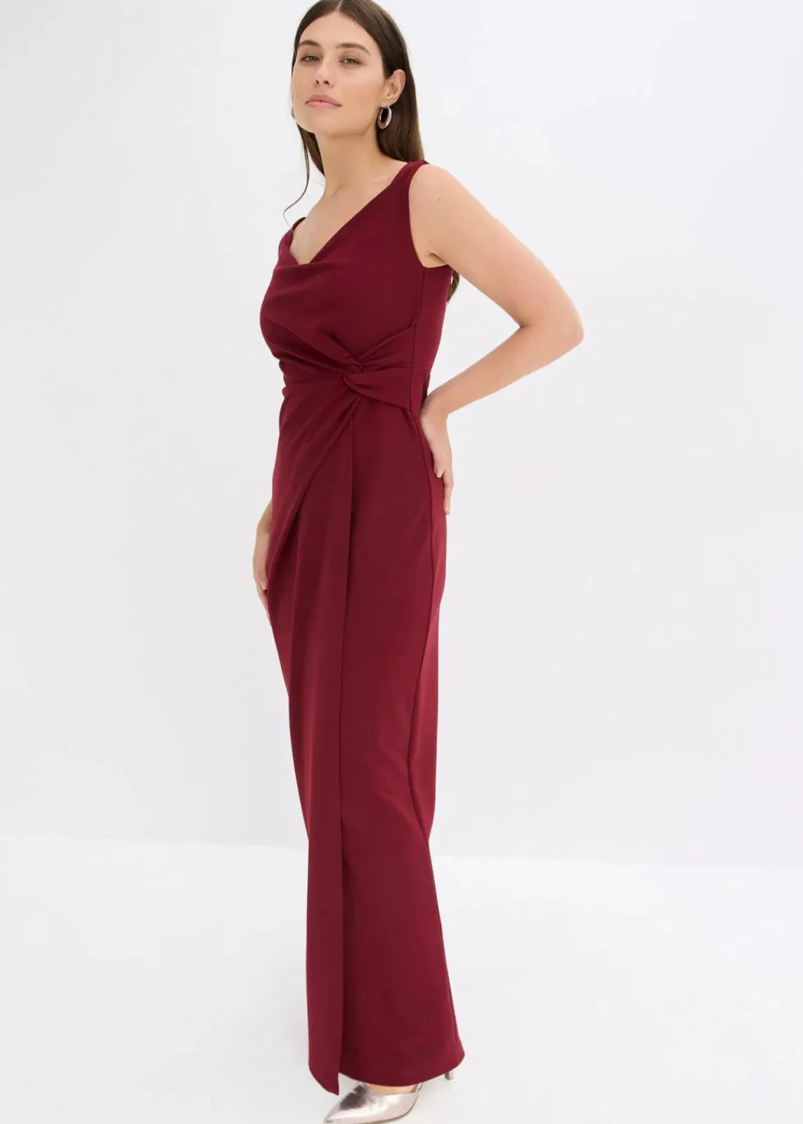 bonprix Bekleidung·Pullover & Strickjacken|Festliche Mode^Carmen-Kleid aus strukturiertem Crepe rubinrot