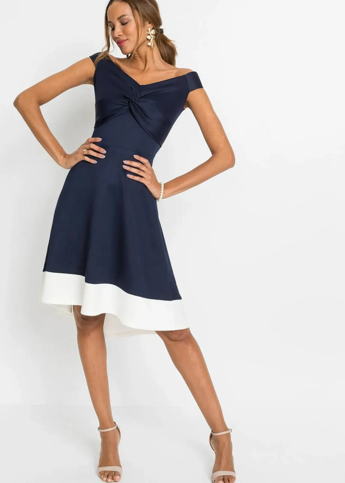 bonprix Bekleidung·Pullover & Strickjacken|Festliche Mode^Carmen-Kleid mit Knotendetail dunkelblau / weiss