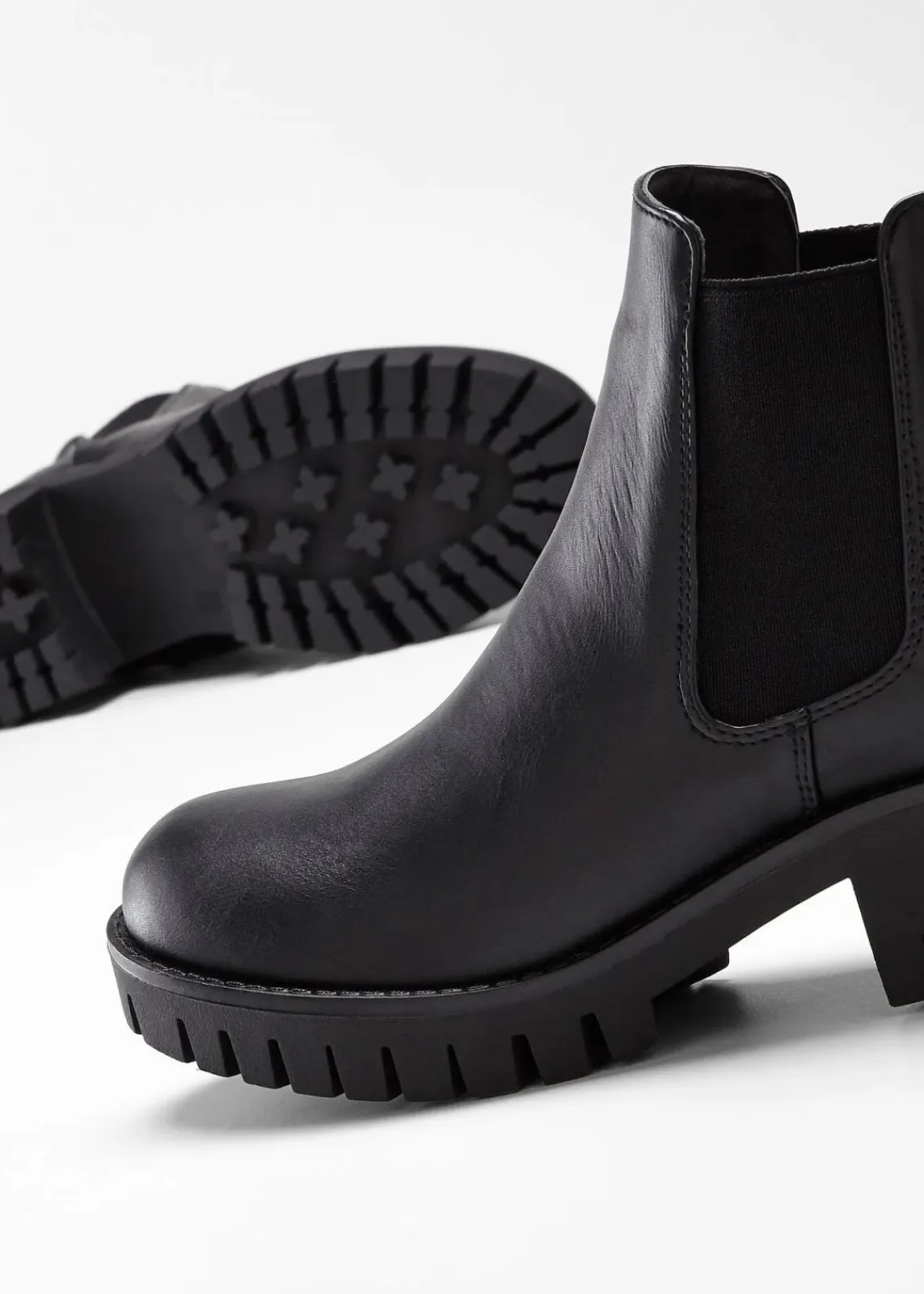 bonprix Stiefeletten|Boots^Chelsea Boot schwarz