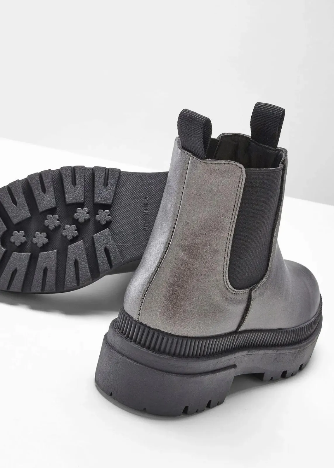 bonprix Stiefeletten|Boots^Chelsea Boot silber