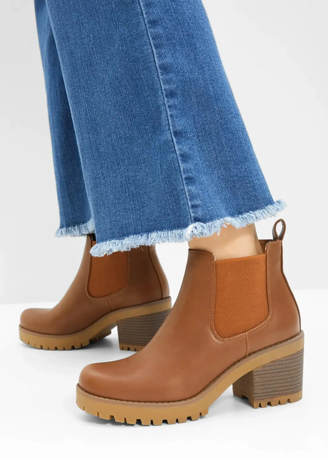 bonprix Schuhe & Accessoires In Spezialgrößen·Schuhe In Übergröße|Schuhe & Accessoires In Spezialgrößen·Elastischer Schaft^Chelsea-Boots mit Blockabsatz cognac