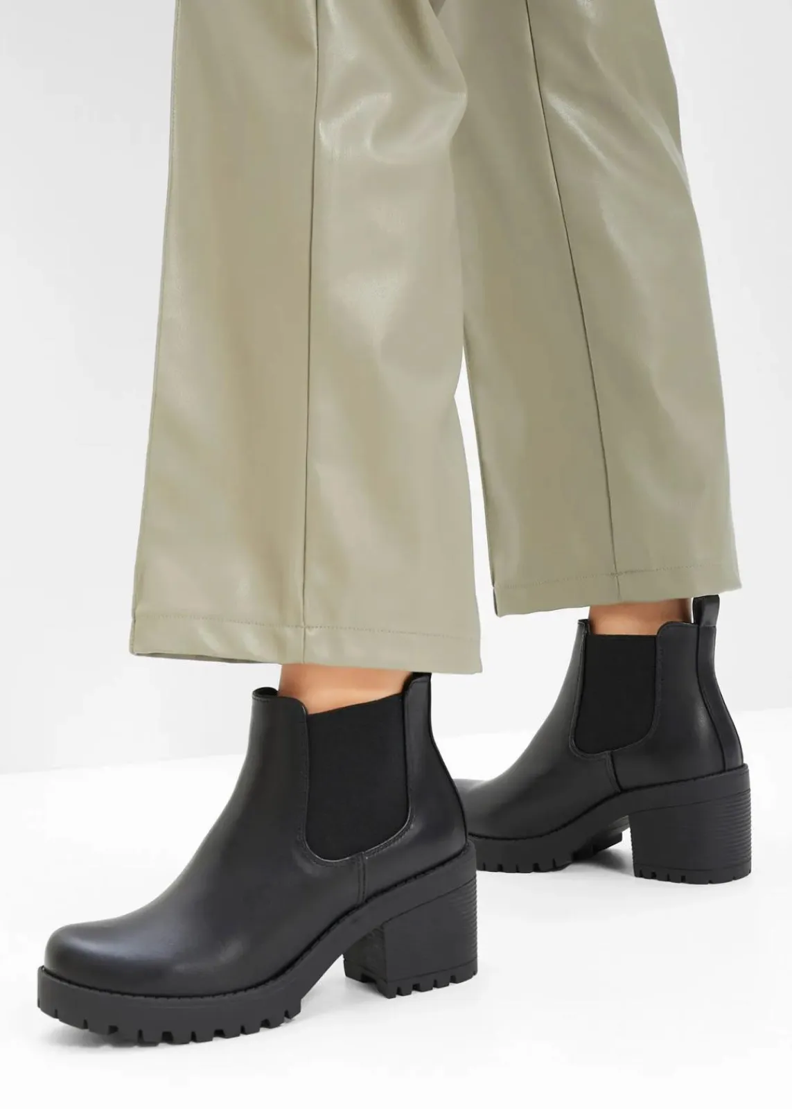 bonprix Stiefeletten|Boots^Chelsea-Boots mit Blockabsatz schwarz