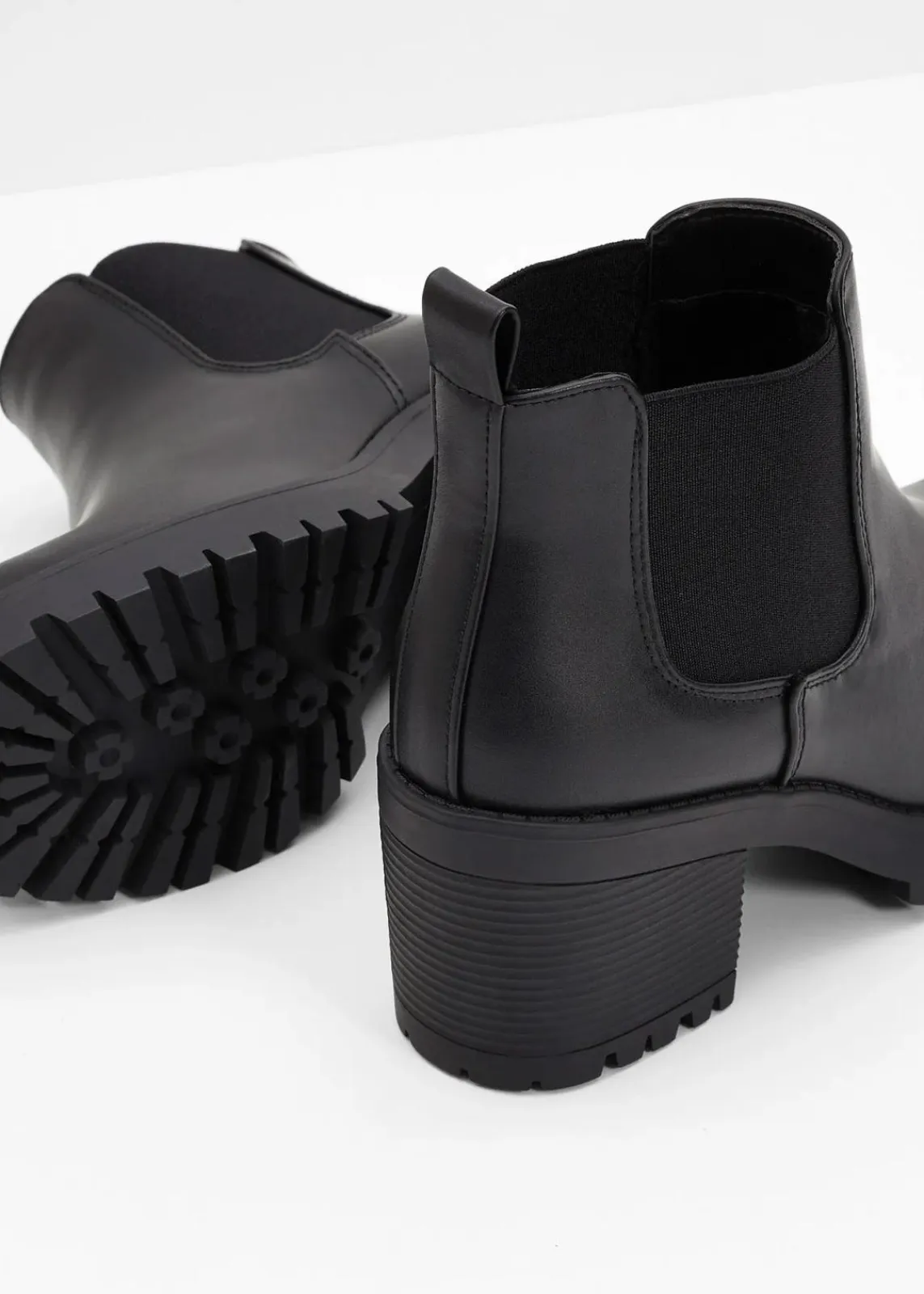 bonprix Stiefeletten|Boots^Chelsea-Boots mit Blockabsatz schwarz