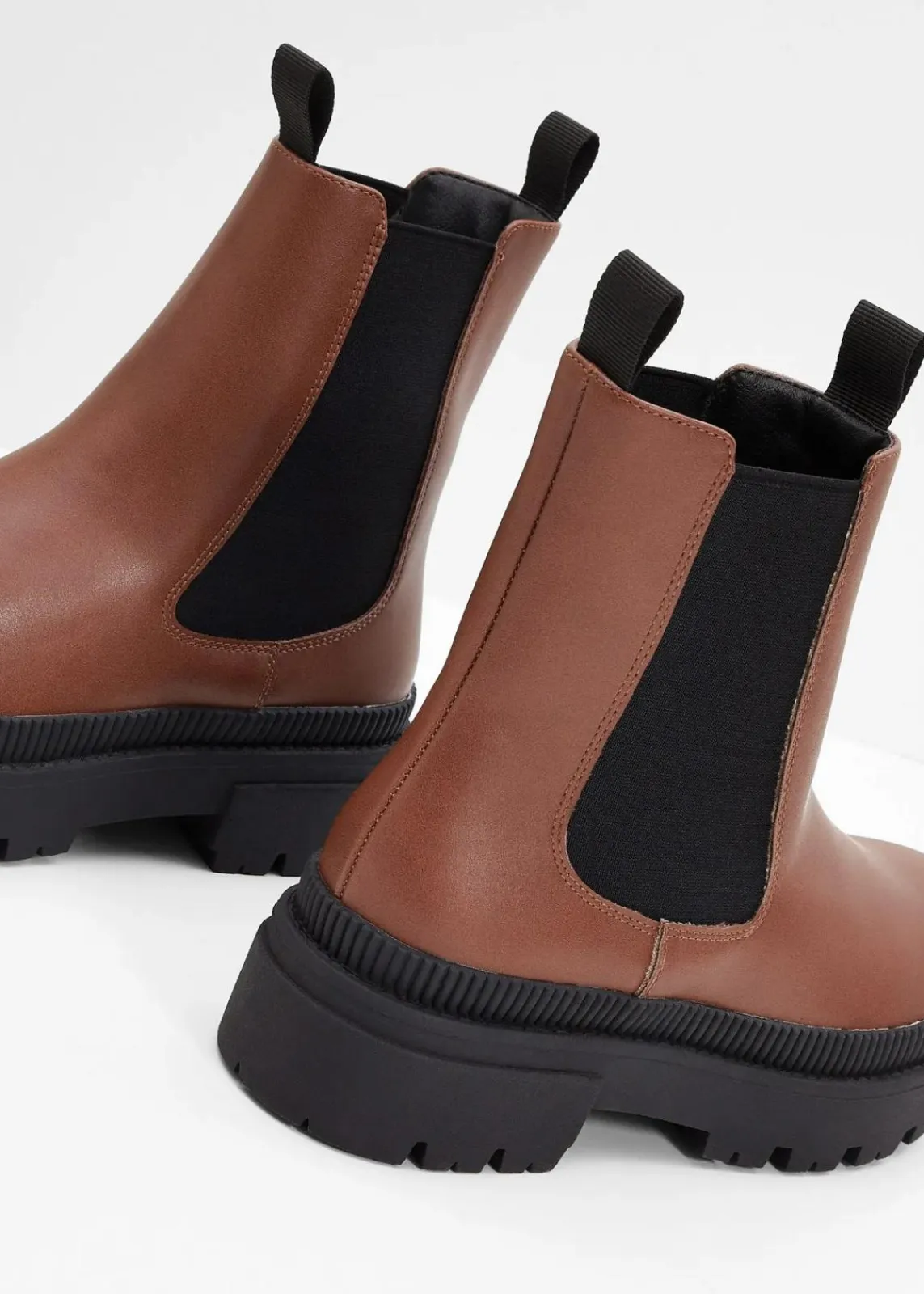 bonprix Schuhe & Accessoires In Spezialgrößen·Schuhe In Übergröße|Schuhe & Accessoires In Spezialgrößen·Elastischer Schaft^Chelsea-Boots mit Profilsohle cognac
