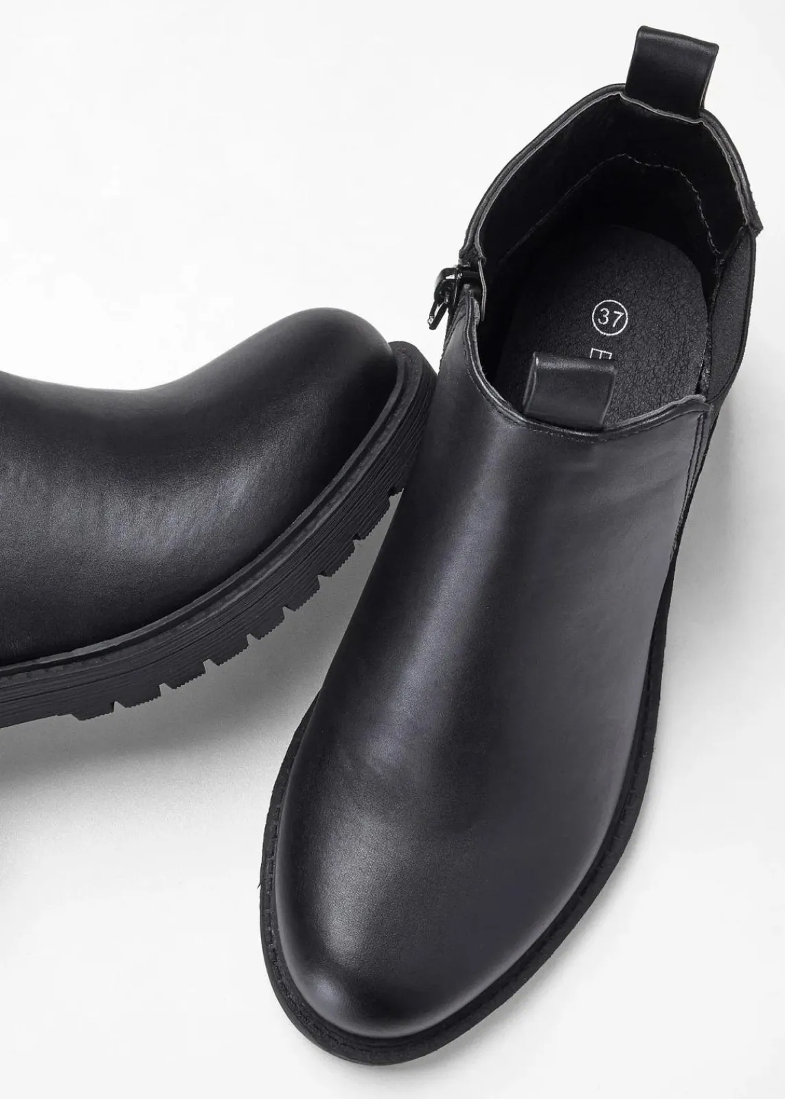 bonprix Stiefeletten|Boots^Chelsea-Boots mit Profilsohle schwarz