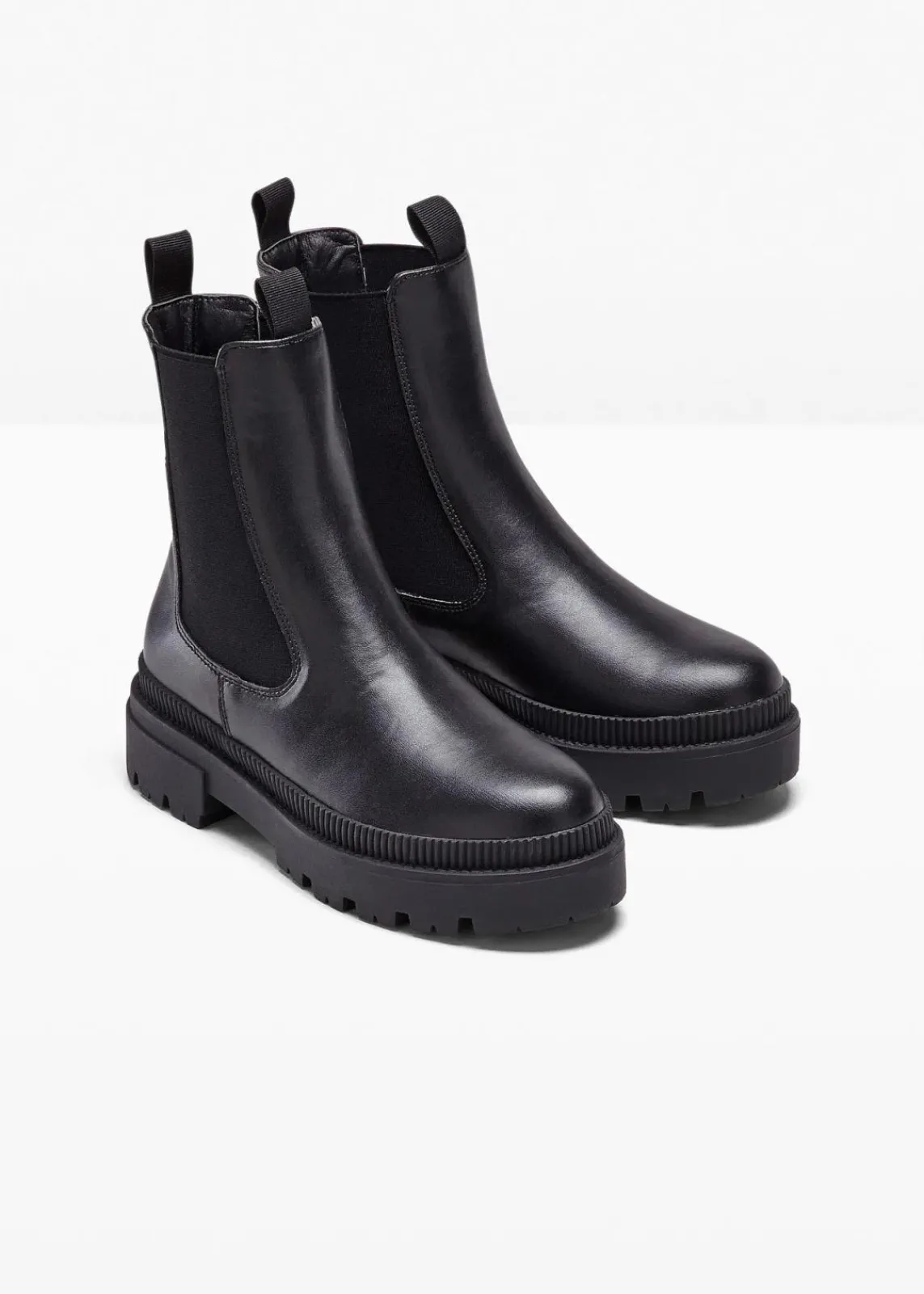 bonprix Stiefeletten|Boots^Chelsea-Boots mit Profilsohle schwarz