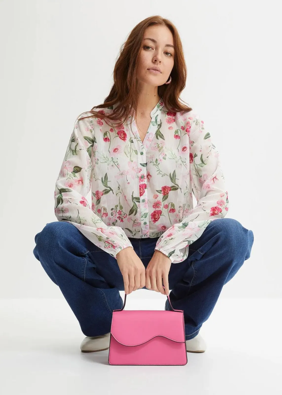 bonprix Bekleidung·Jacken & Mäntel|Blusen & Tuniken^Chiffonbluse wollweiß geblümt