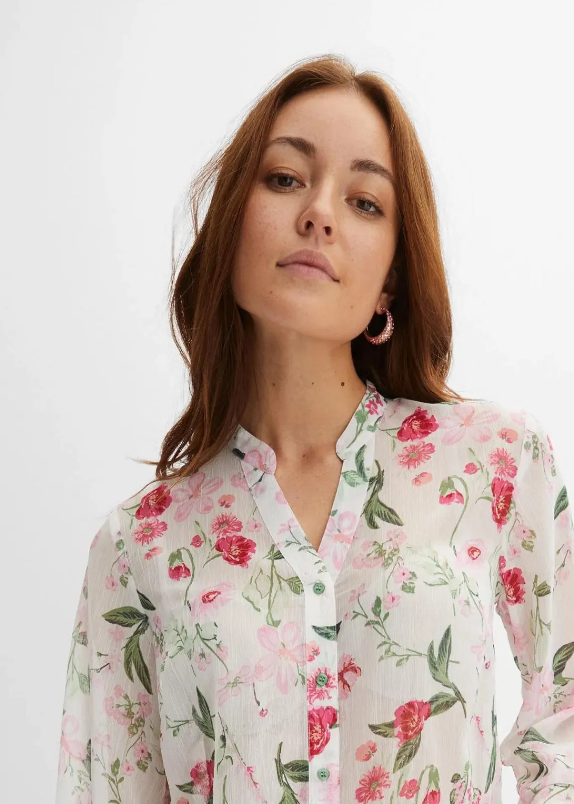 bonprix Bekleidung·Jacken & Mäntel|Blusen & Tuniken^Chiffonbluse wollweiß geblümt