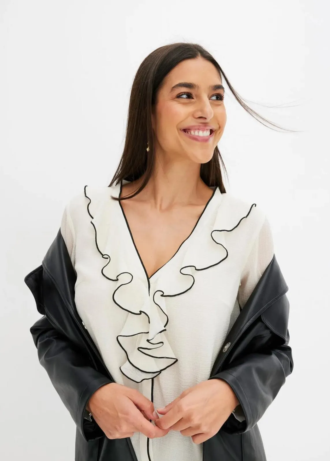 bonprix Bekleidung·Jacken & Mäntel|Blusen & Tuniken^Chiffonbluse wollweiß
