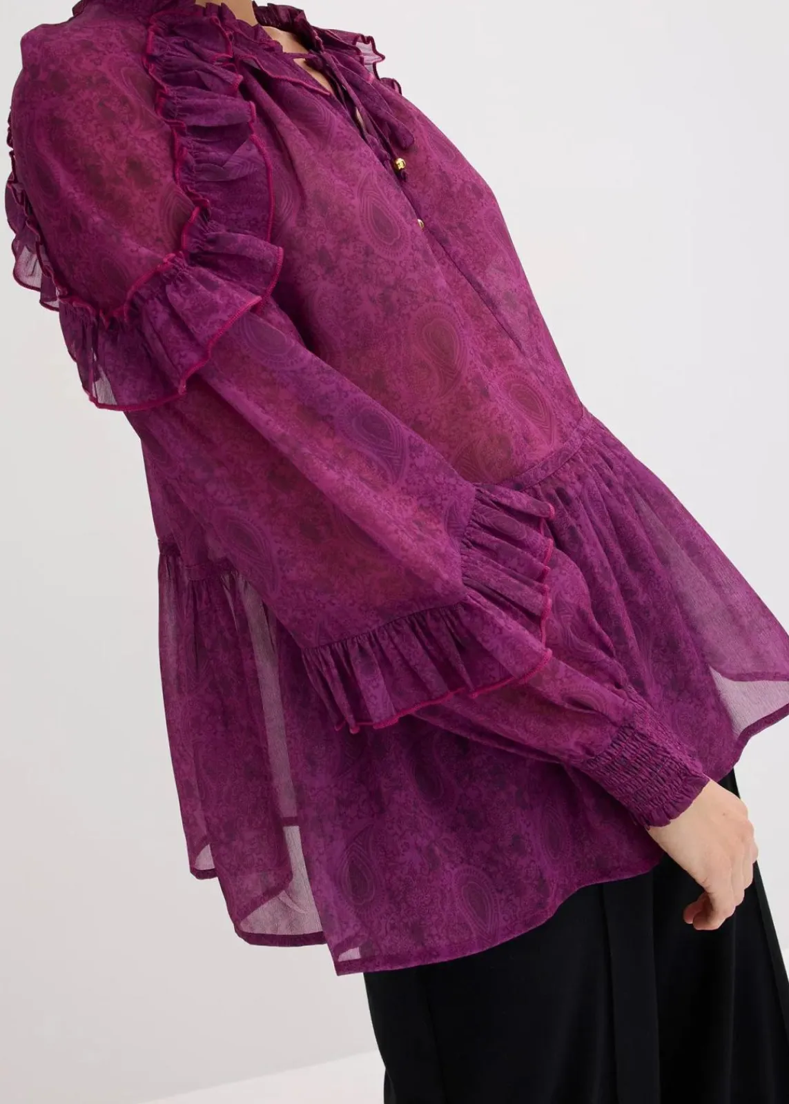 bonprix Bekleidung·Jacken & Mäntel|Blusen & Tuniken^Chiffonbluse dunkellila paisley