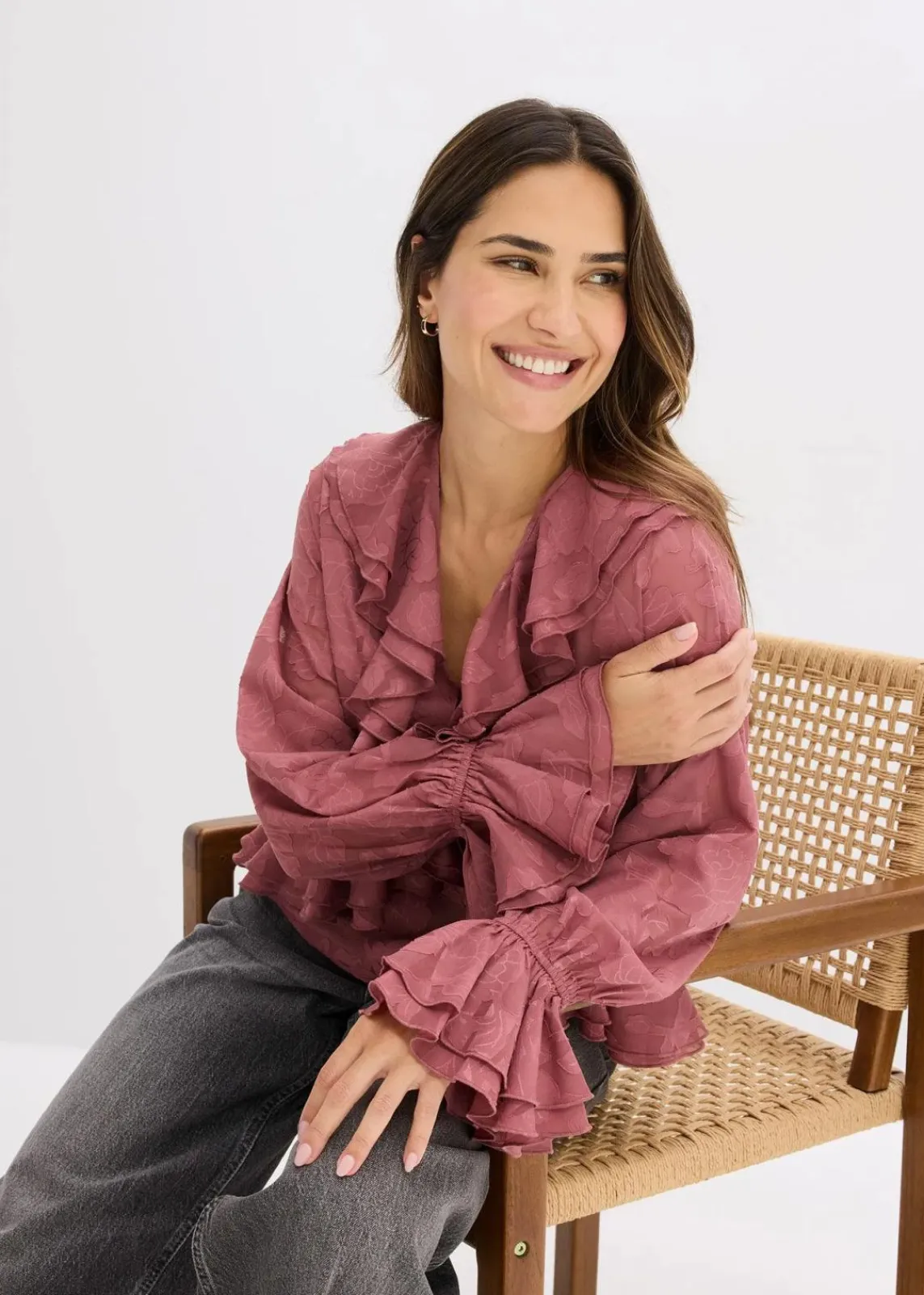 bonprix Blusen & Tuniken|Bekleidung·Jacken & Mäntel^Chiffonbluse mit leichter Transparenz softbeere