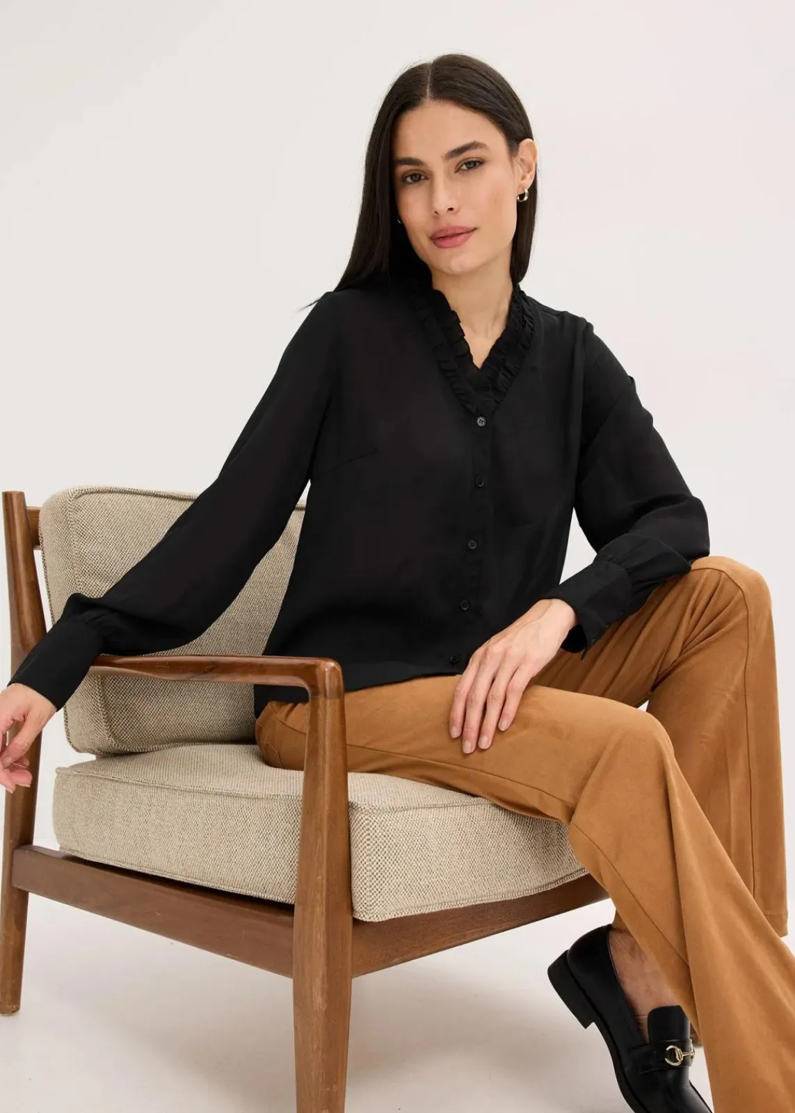bonprix Bekleidung·Jacken & Mäntel|Blusen & Tuniken^Chiffonbluse mit Rüschen schwarz
