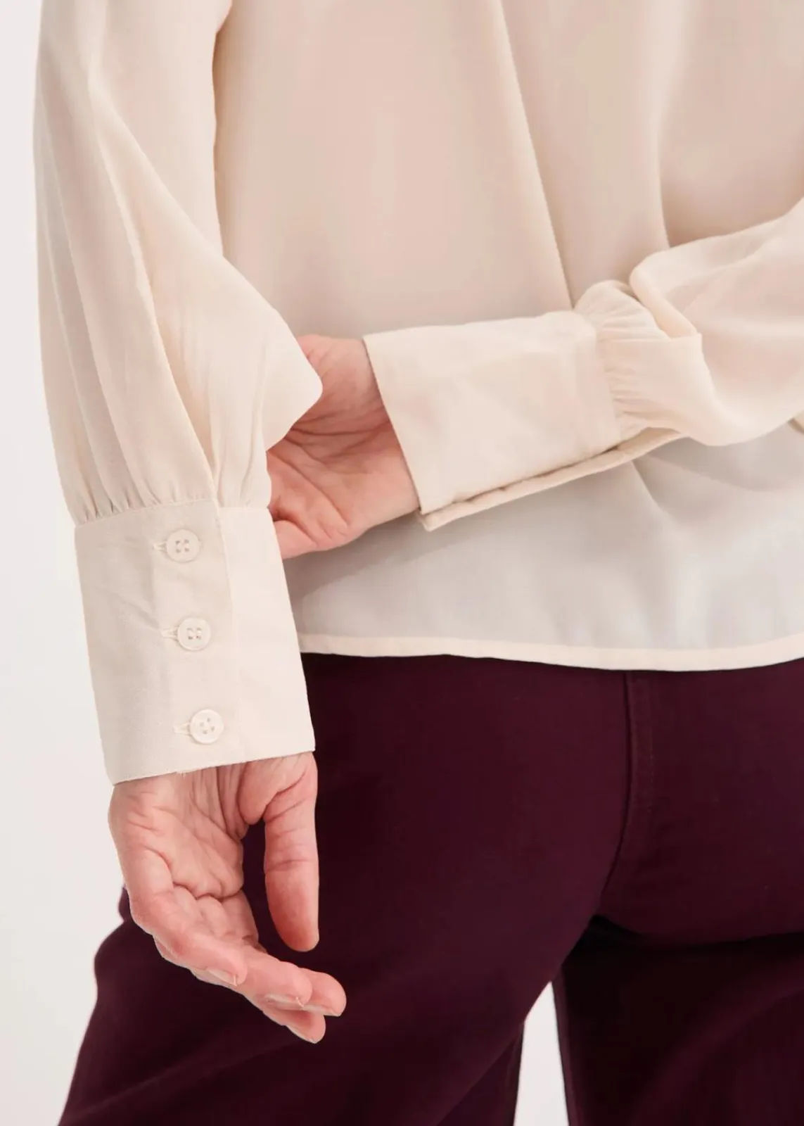 bonprix Blusen & Tuniken|Bekleidung·Jacken & Mäntel^Chiffonbluse mit Rüschen beige