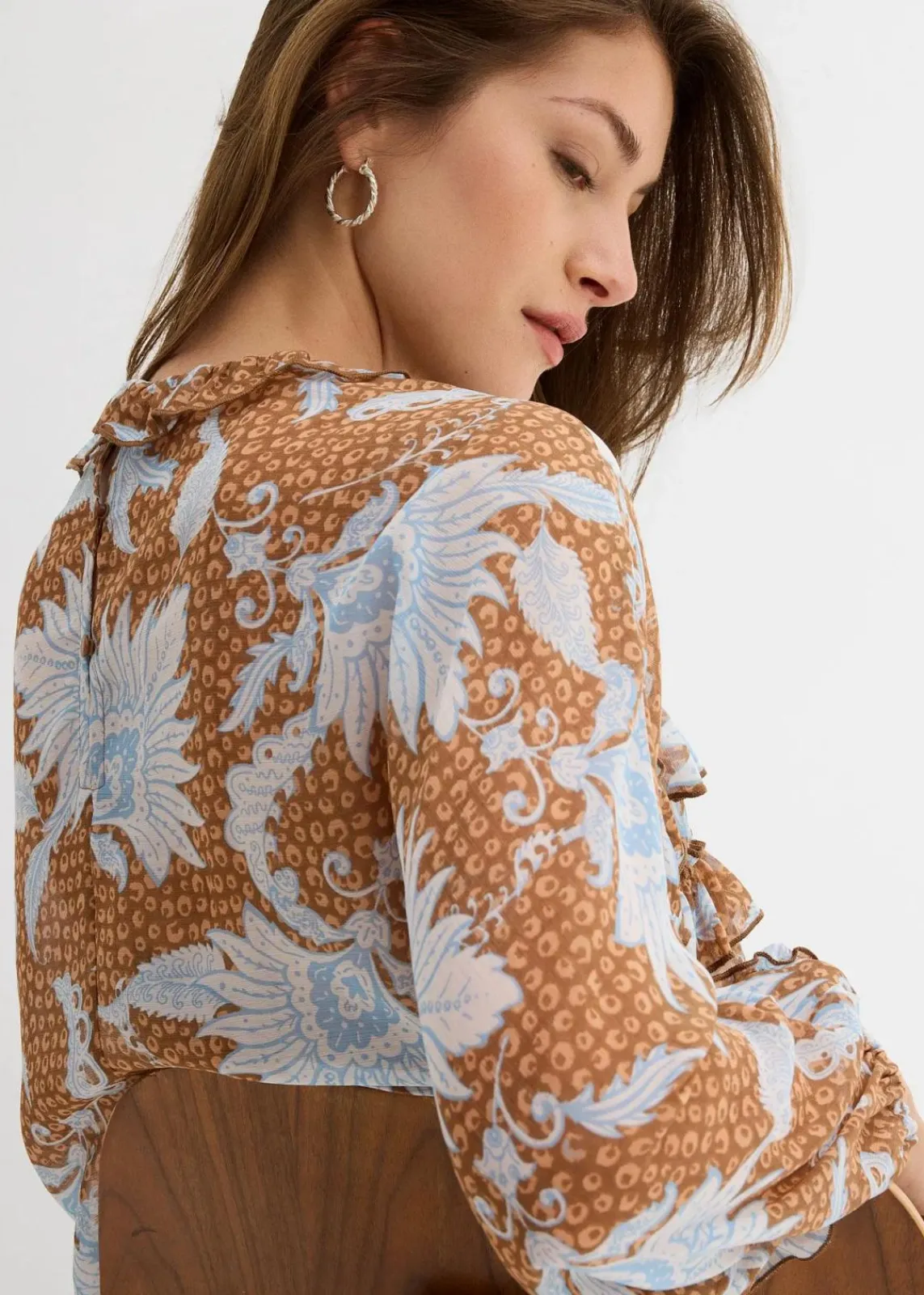 bonprix Bekleidung·Jacken & Mäntel|Blusen & Tuniken^Chiffonbluse mit Rüschen gewürzbraun/wollweiß bedruckt