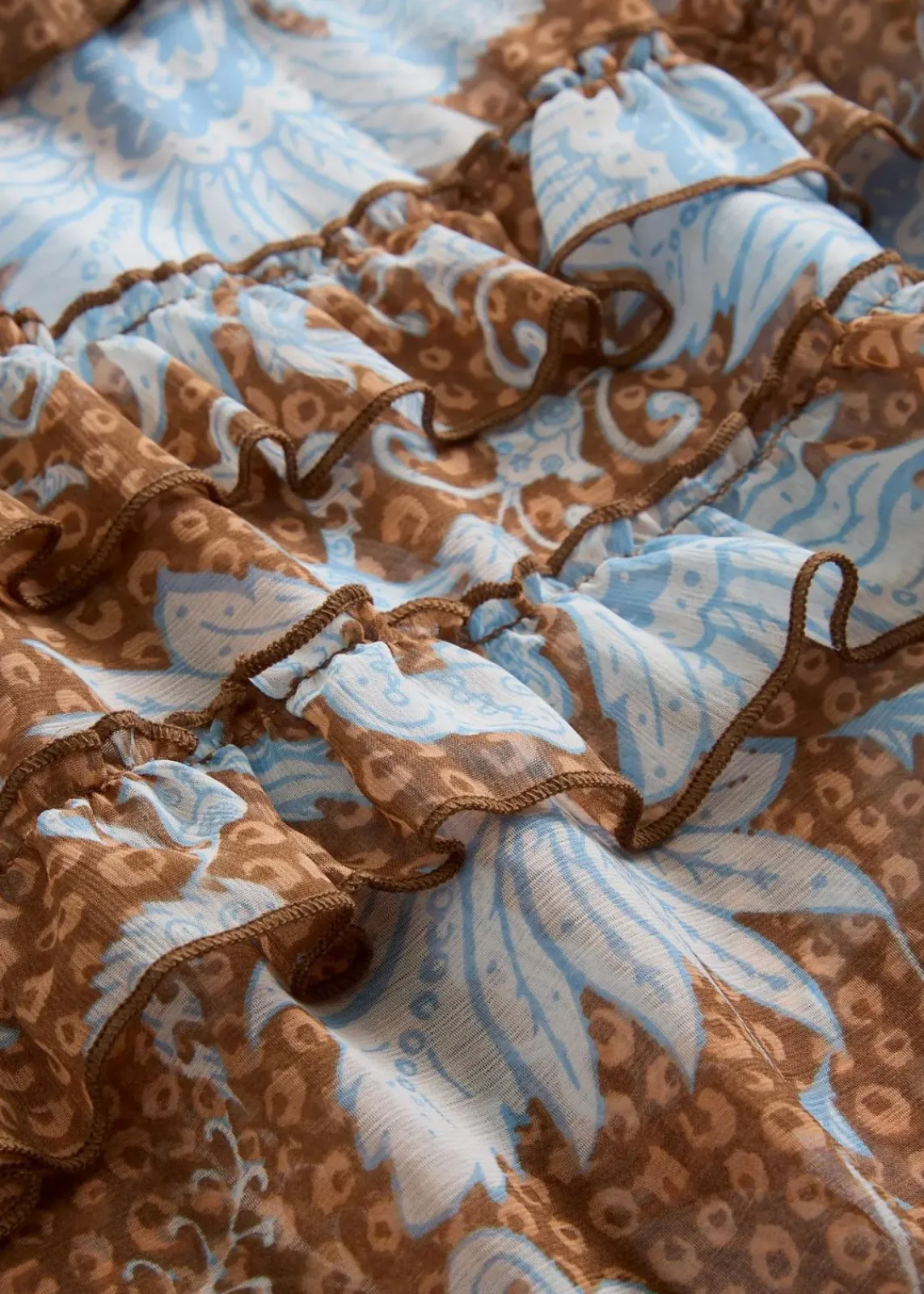 bonprix Bekleidung·Jacken & Mäntel|Blusen & Tuniken^Chiffonbluse mit Rüschen gewürzbraun/wollweiß bedruckt