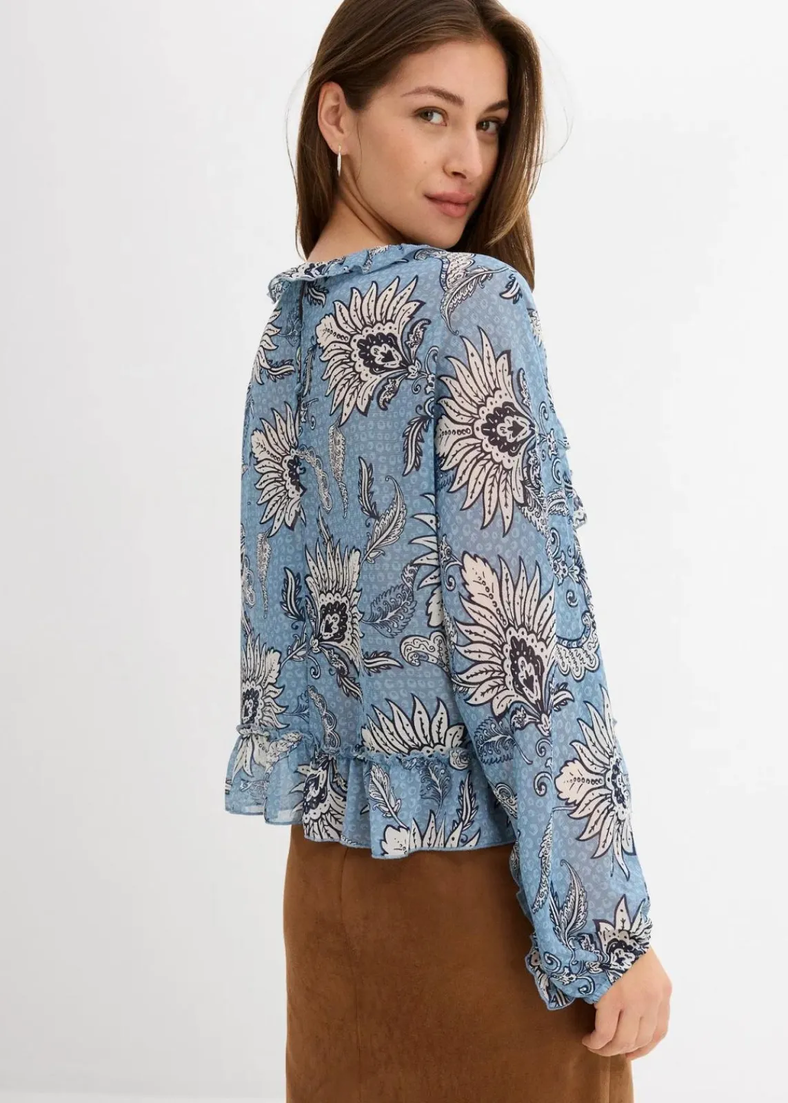 bonprix Nachhaltigere Materialien|Blusen & Tuniken^Chiffonbluse mit Rüschen hellblau/wellenblau/wollweiß bedruckt
