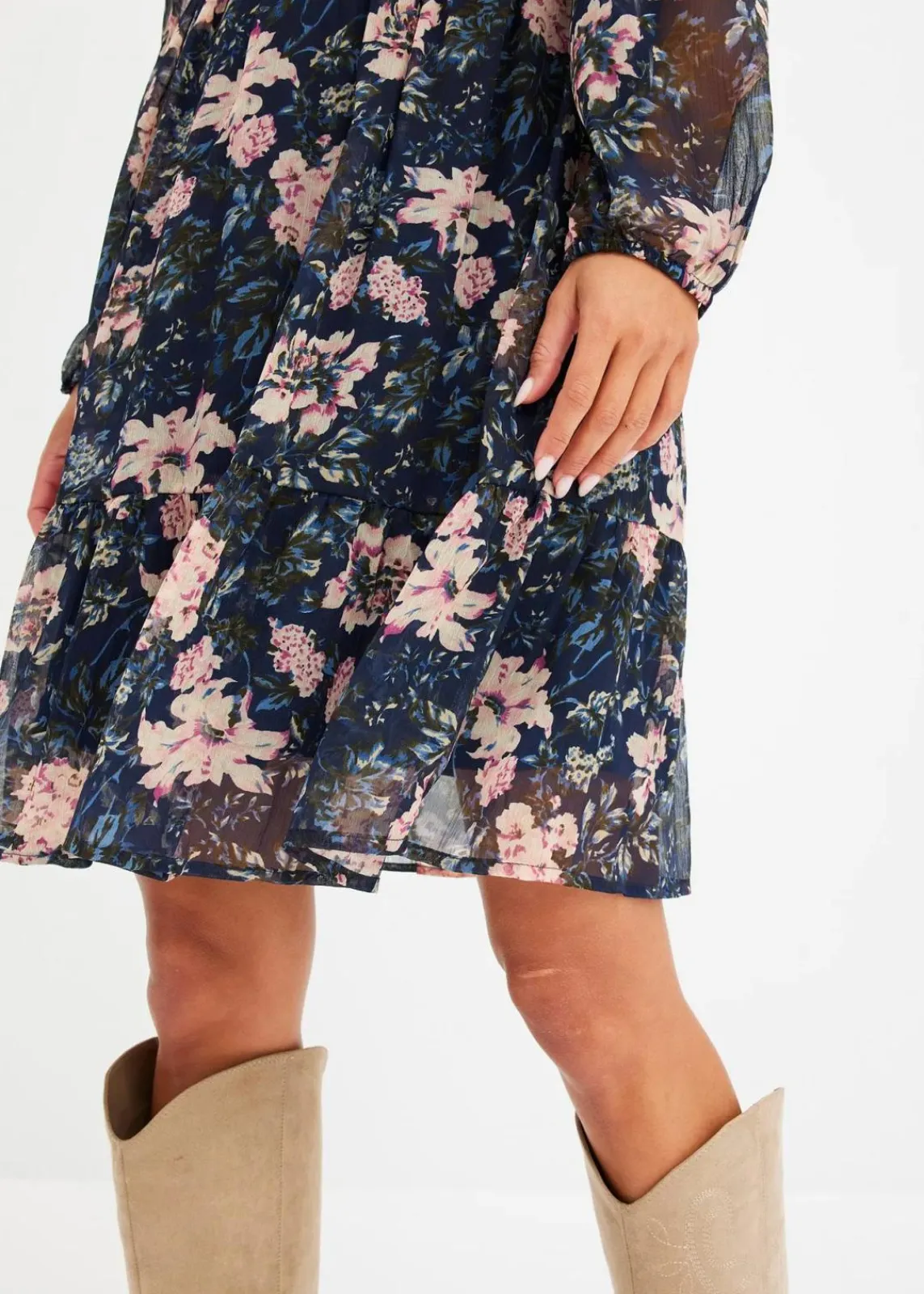 bonprix Nachhaltigere Materialien|Kleider^Chiffonkleid dunkelblau geblümt